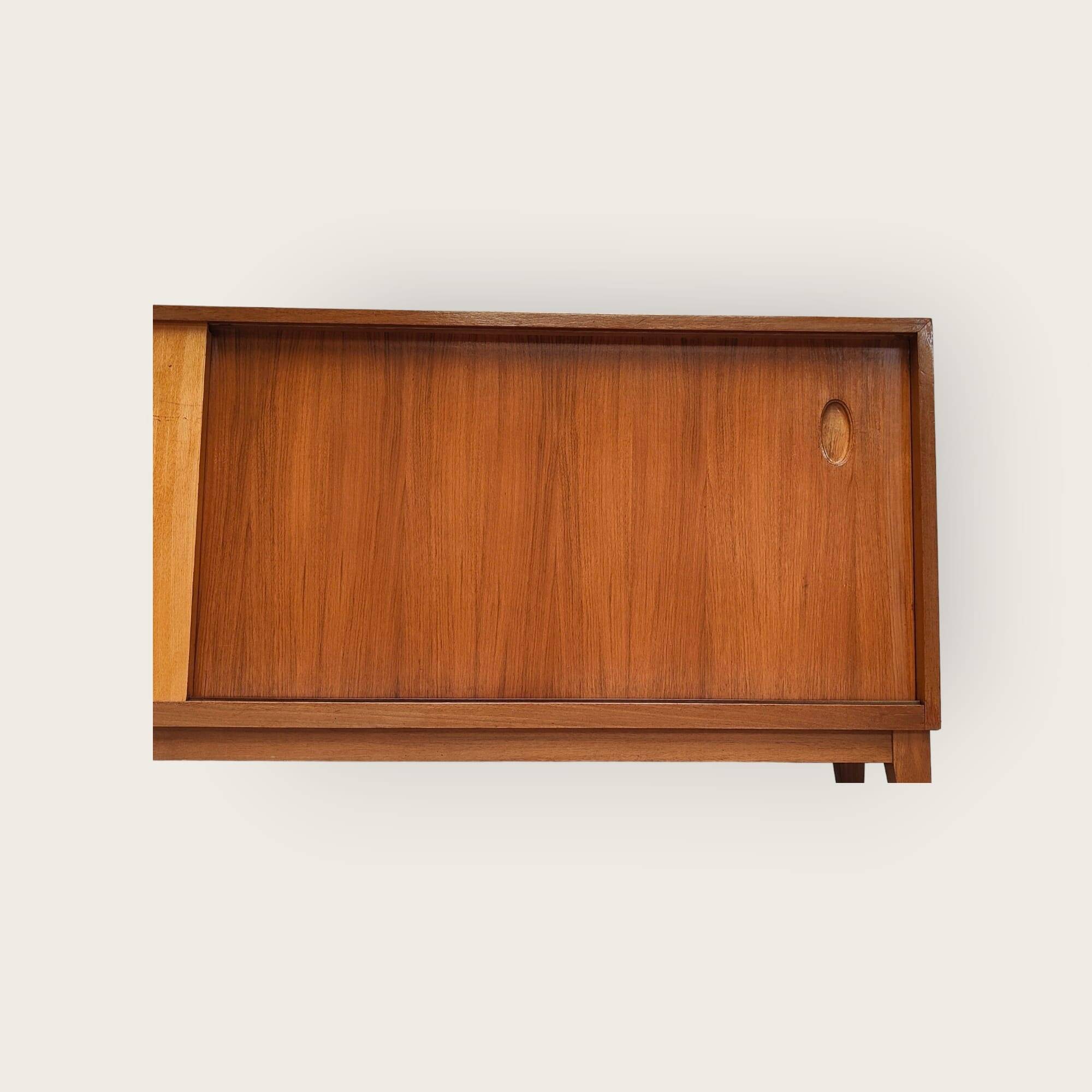 Buffet du milieu du siècle