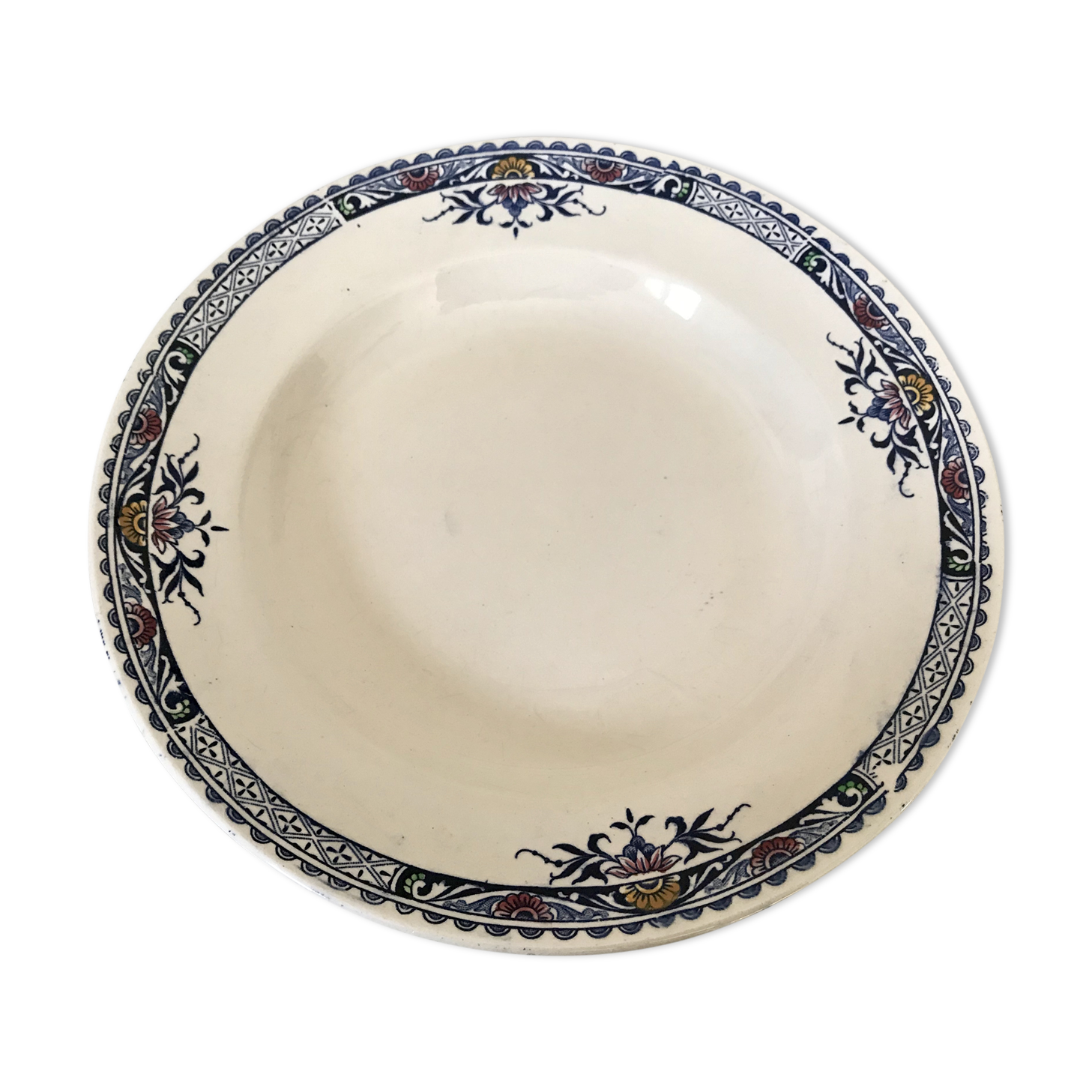 Lot of 5 lily Longchamp hollow plates, iron earth