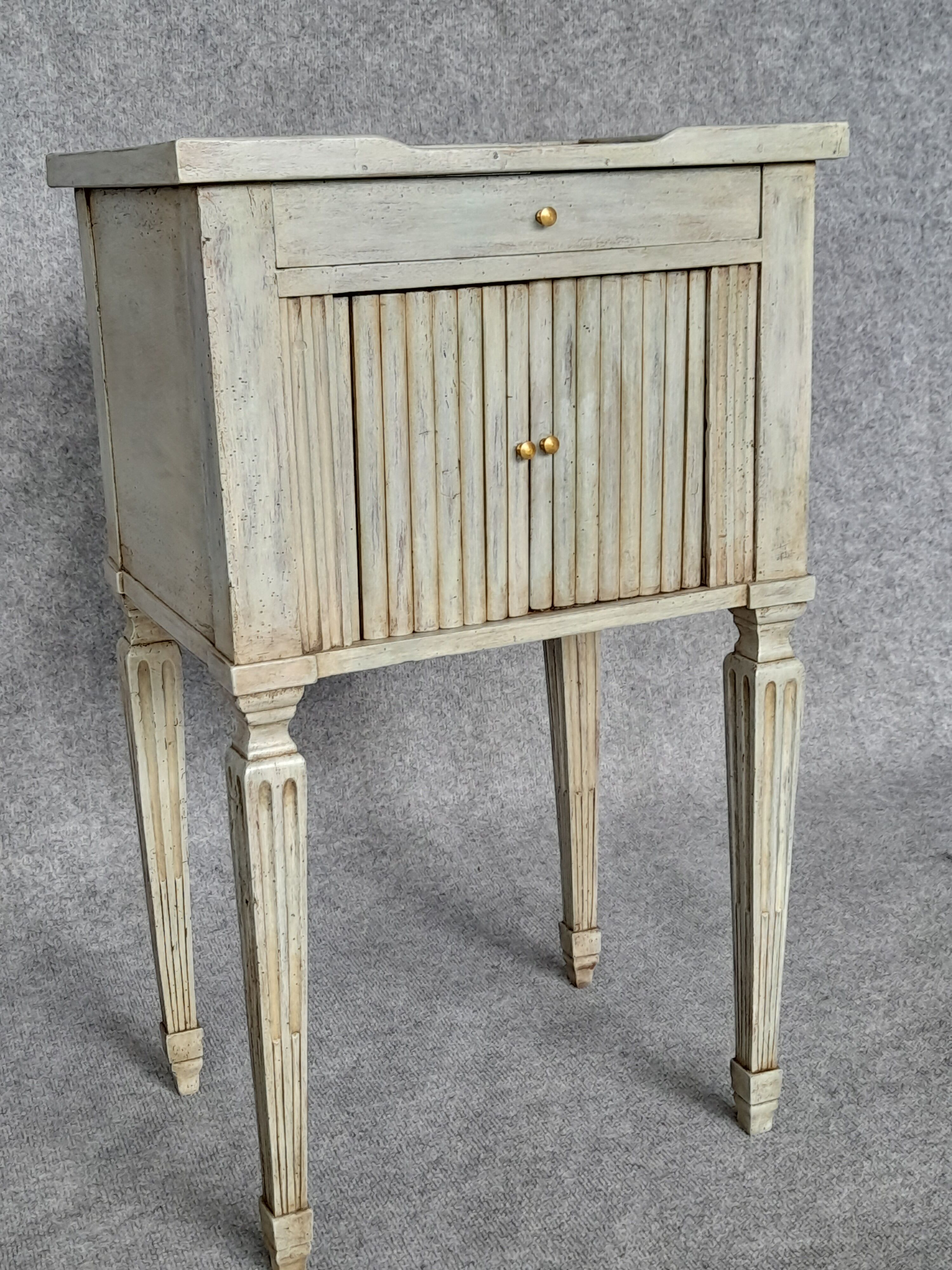 Bedside Louis XVI lacquered