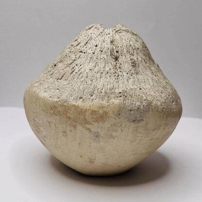 Pot artisanal Vulcano en ciment minéral