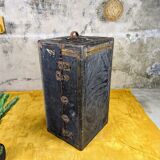 Antique travel trunk mendel trunk