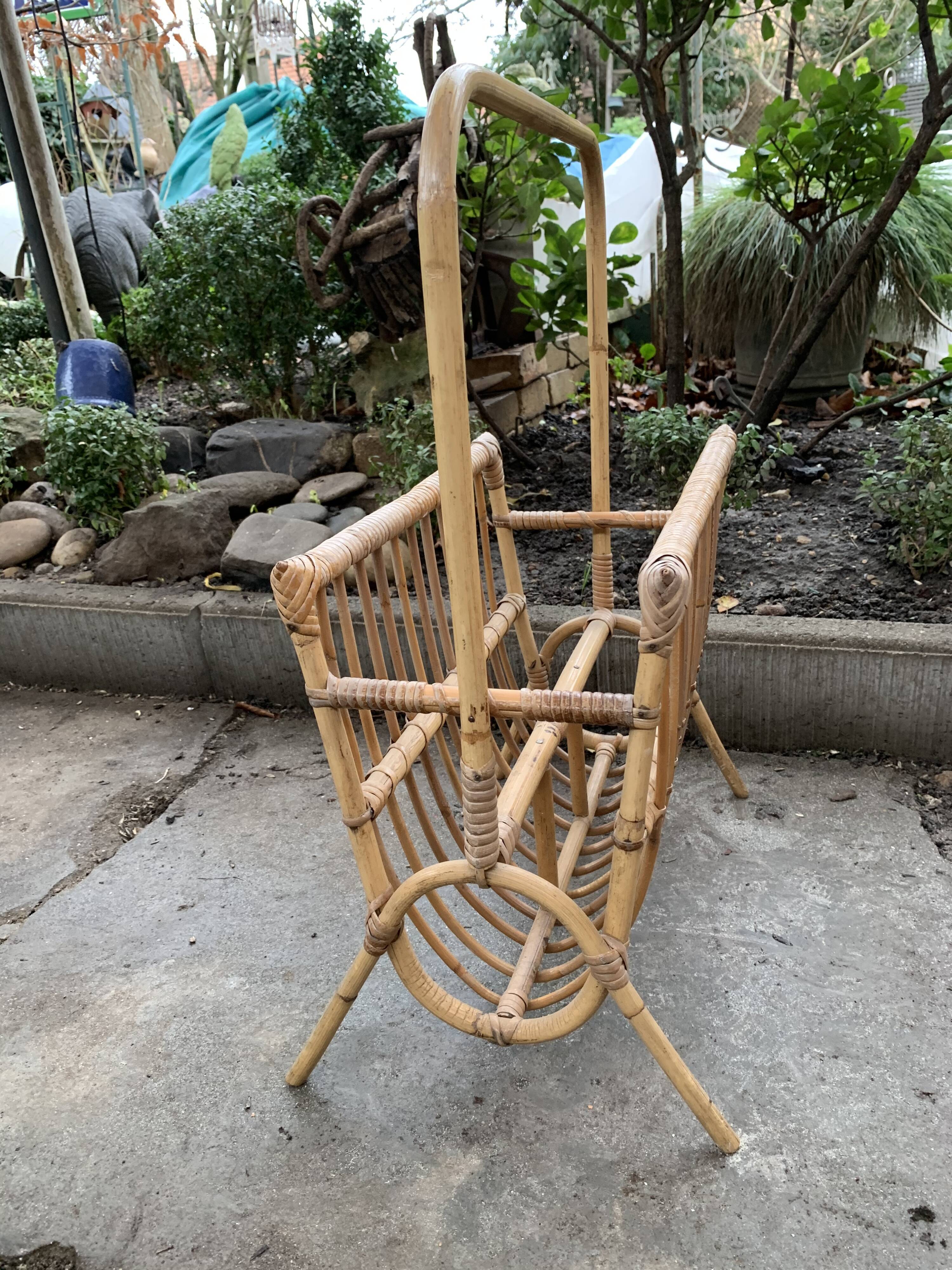 Porte-revue rotin vintage