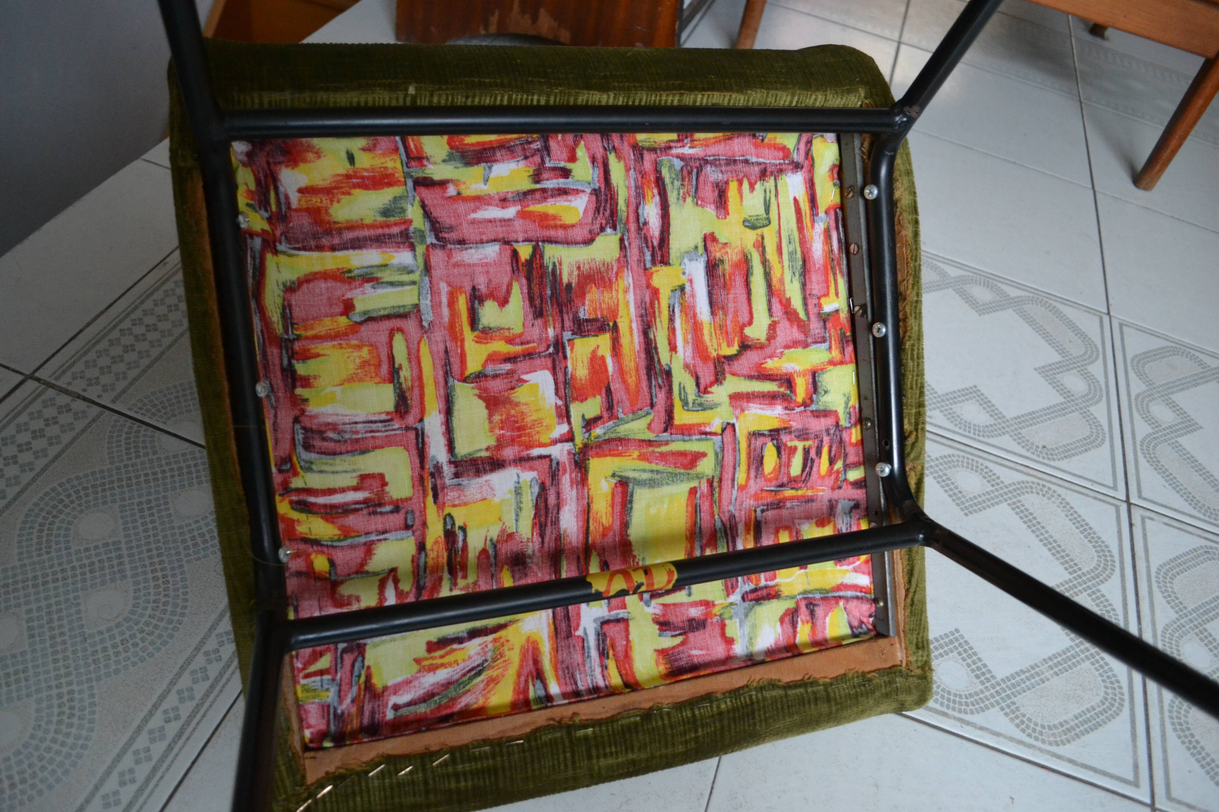 Pierre Paulin chair for 50s TV furniture