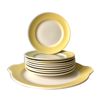 Dessert service, cake dish and plates