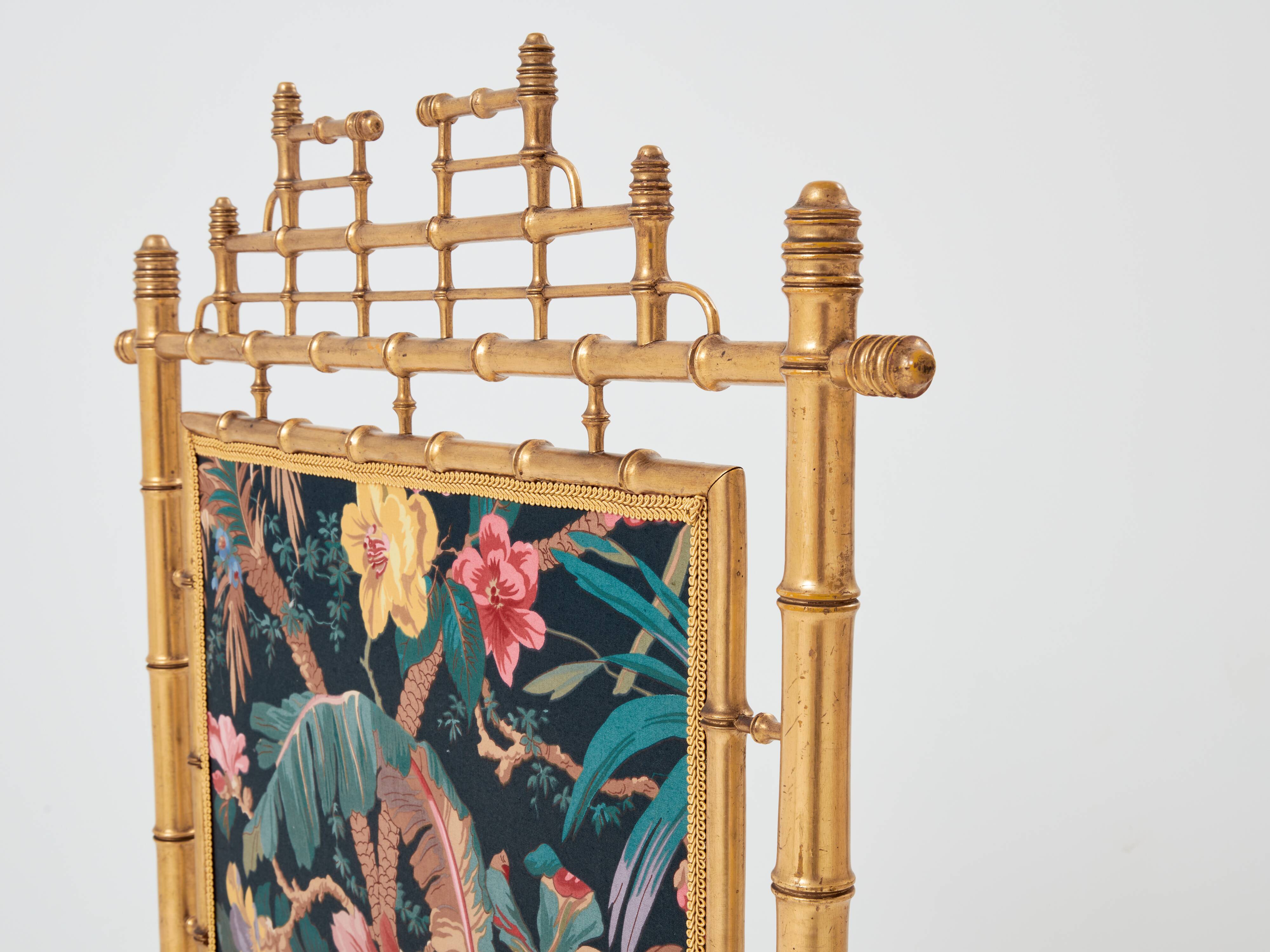 Decorative gilded wood fire screen faDecorative gilded wood fire screen bamboo and silk style 1960s