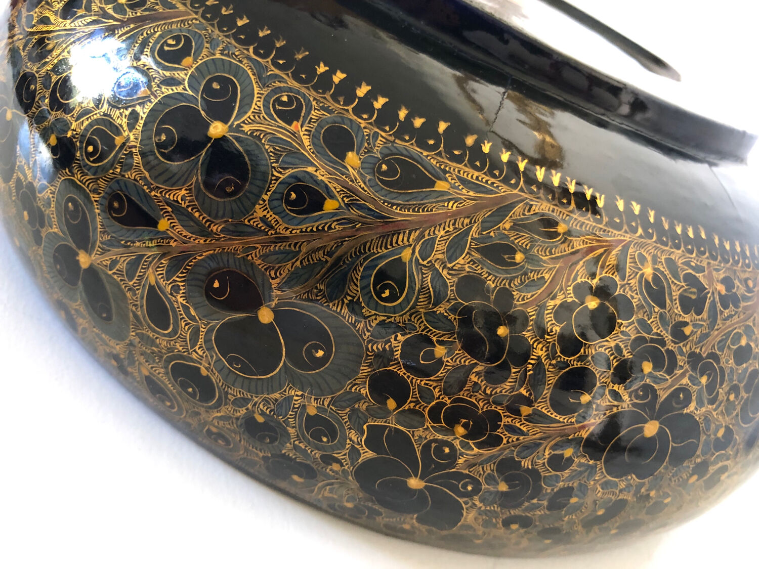 Antique black lacquered wooden coupe with gold decoration - late 19th century