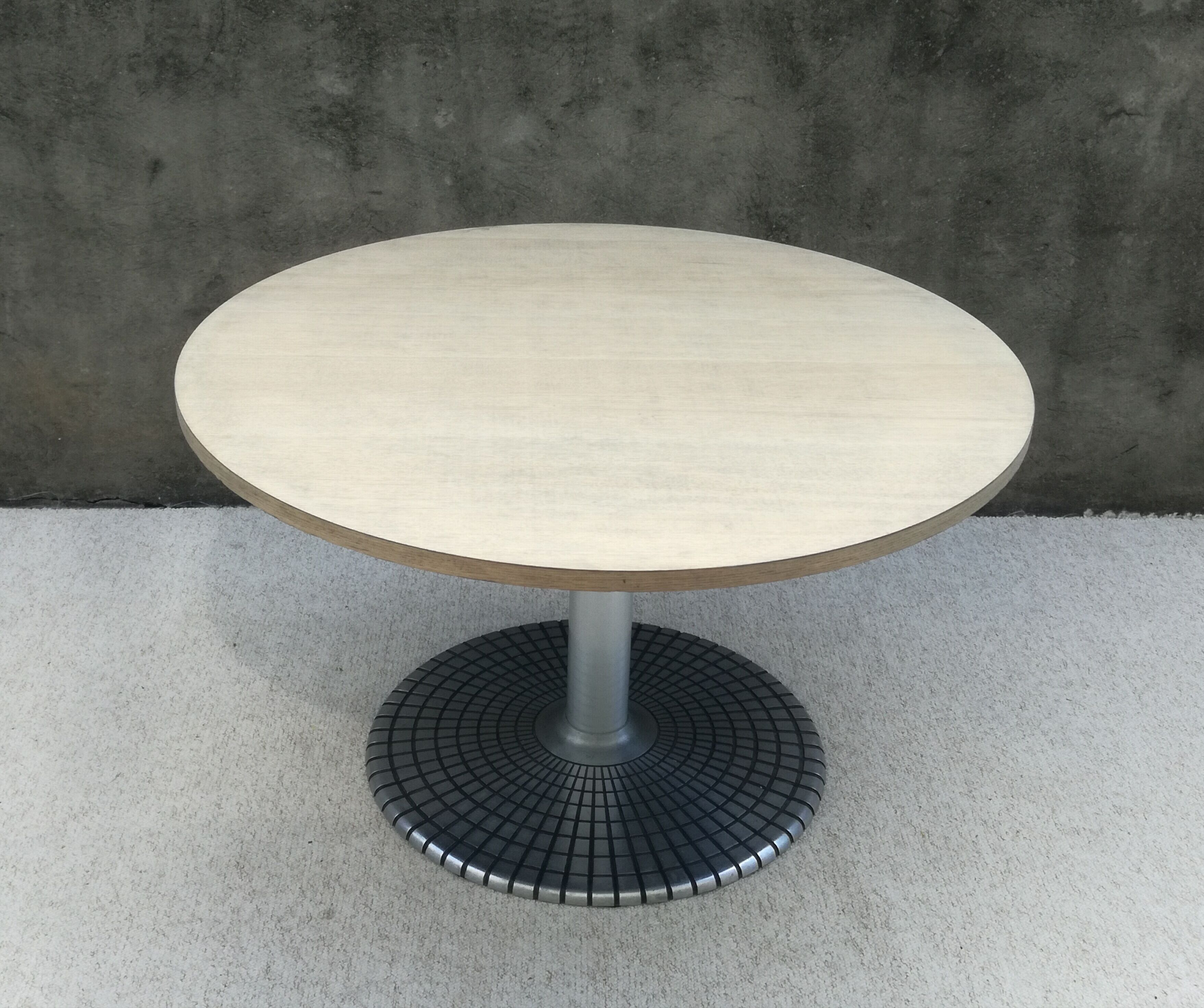 Design roundtable edited by Zanotta, 1980