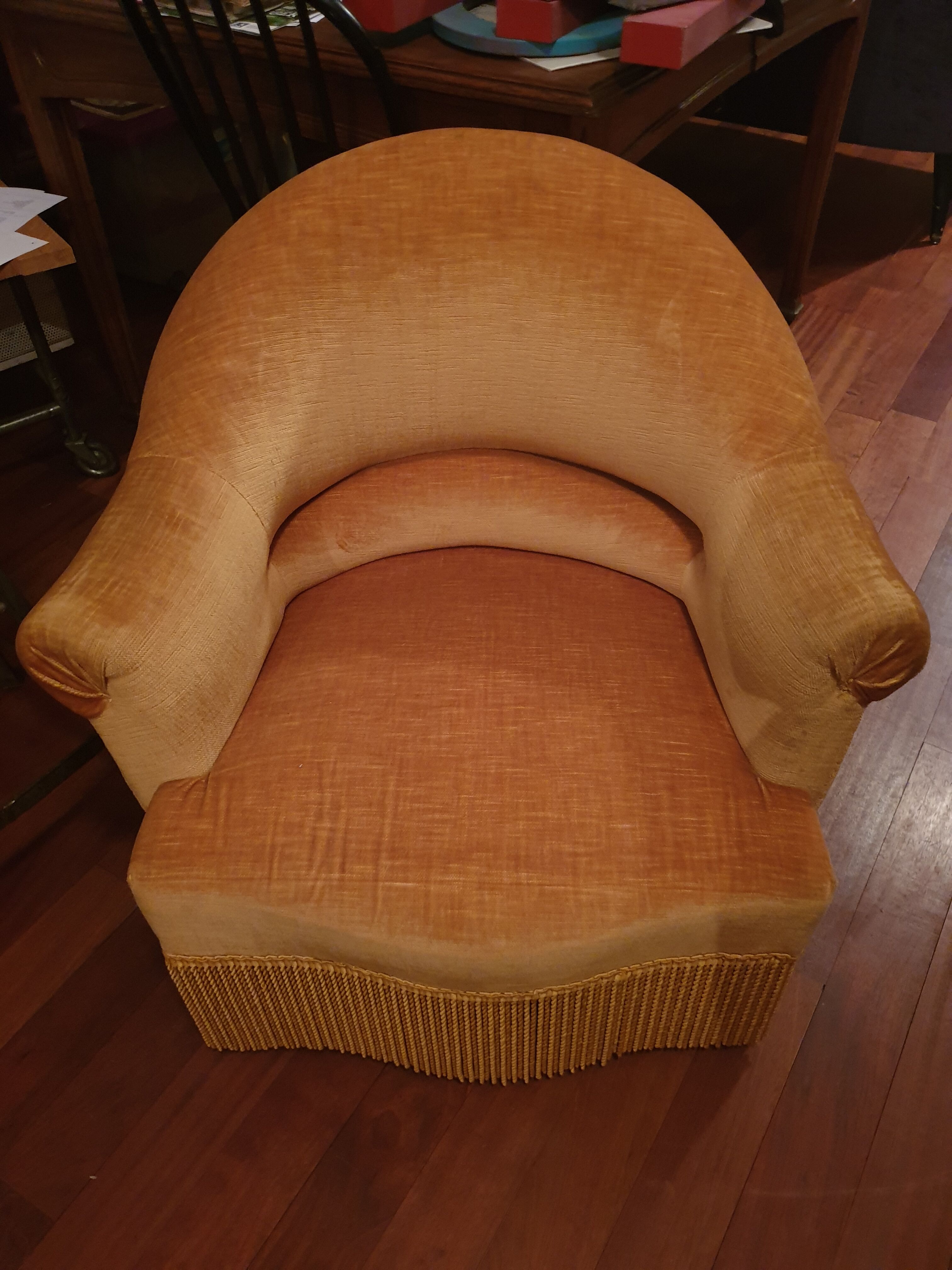 Gold velvet toad armchair