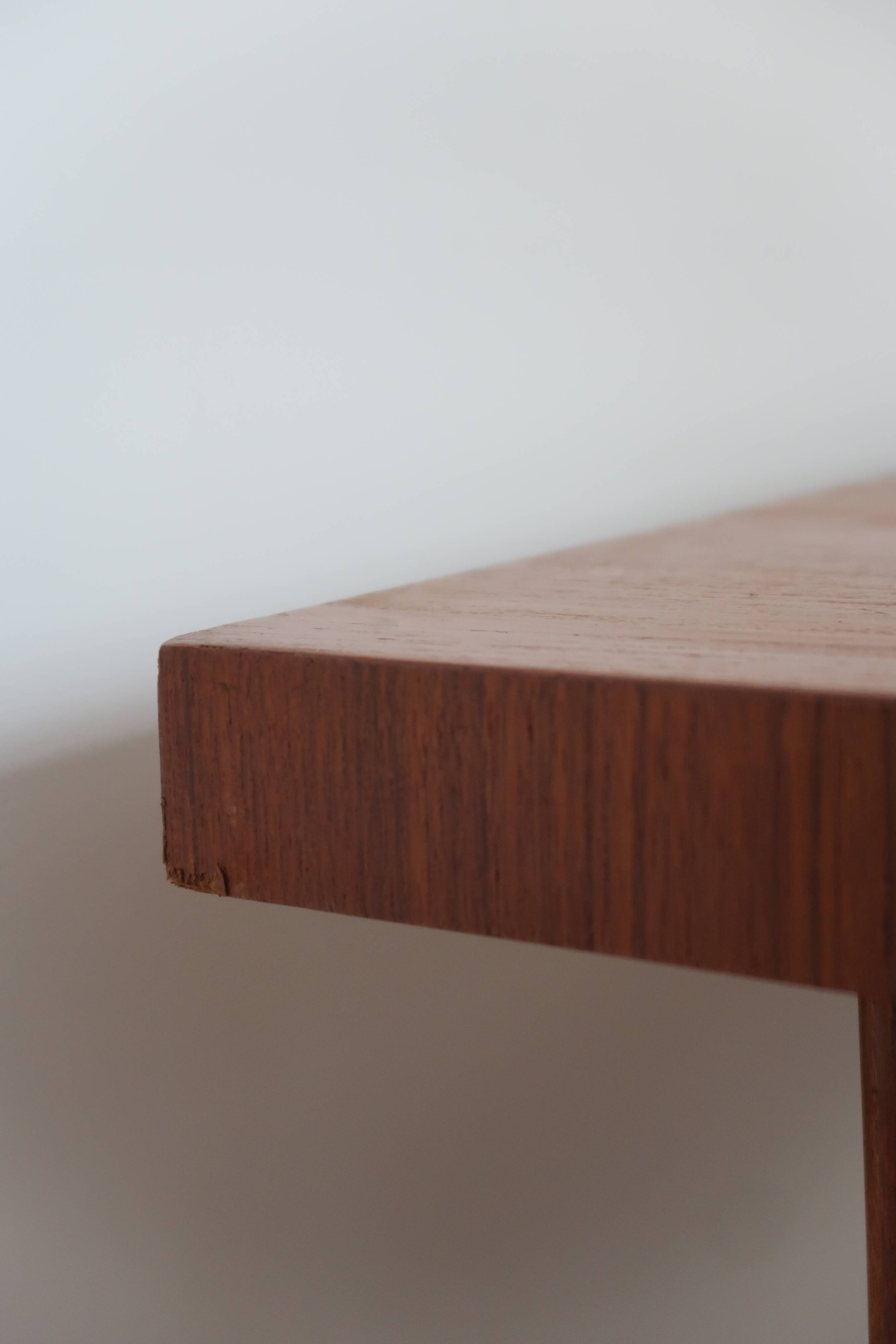 Large Scandinavian extendable coffee table