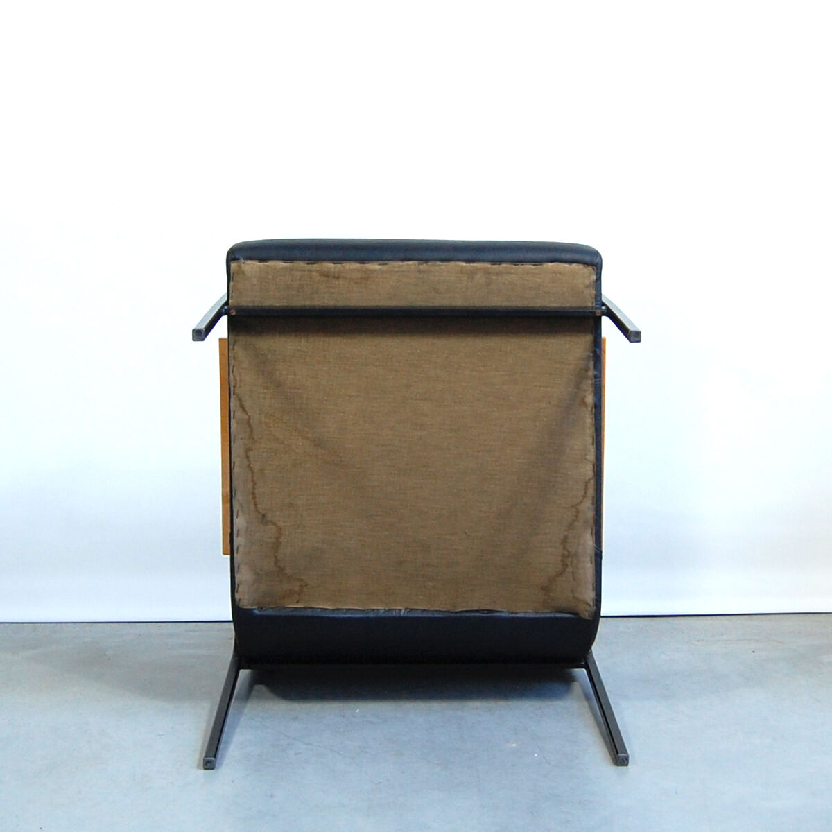 Pierre Guariche's Memphis armchair for Meurop