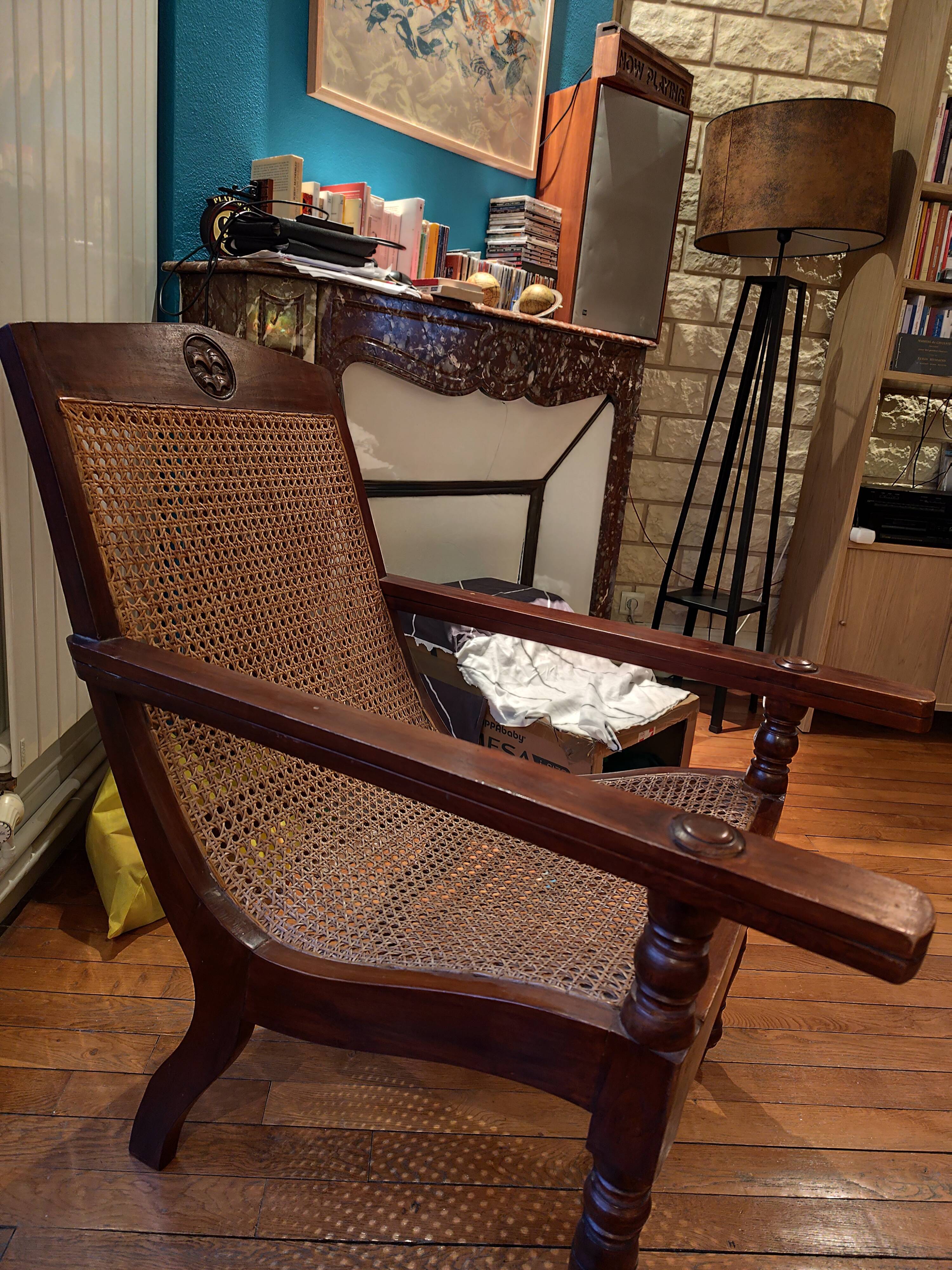 Planter's chair in wood and cane