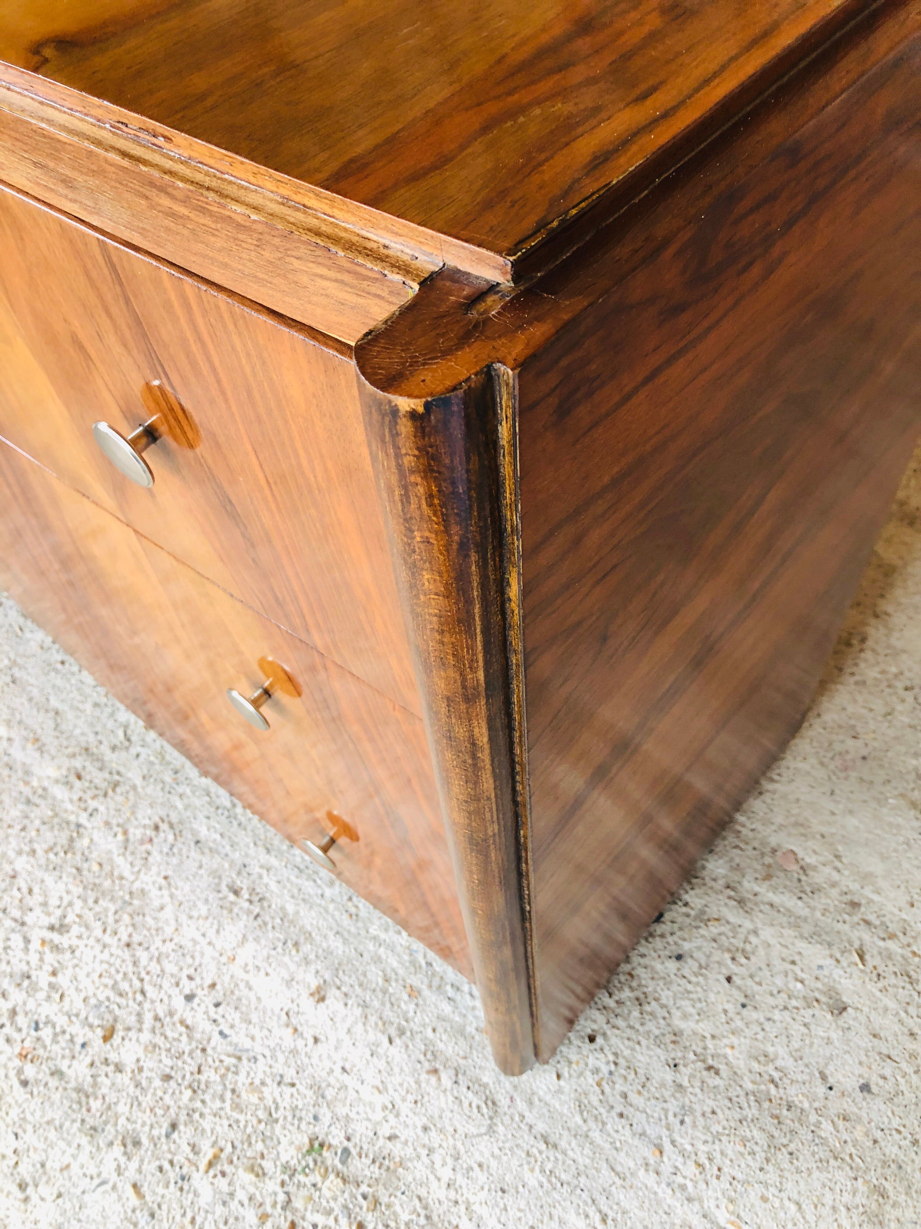 Art Deco chest of drawers in flambé walnut veneer circa 30's/ 40's