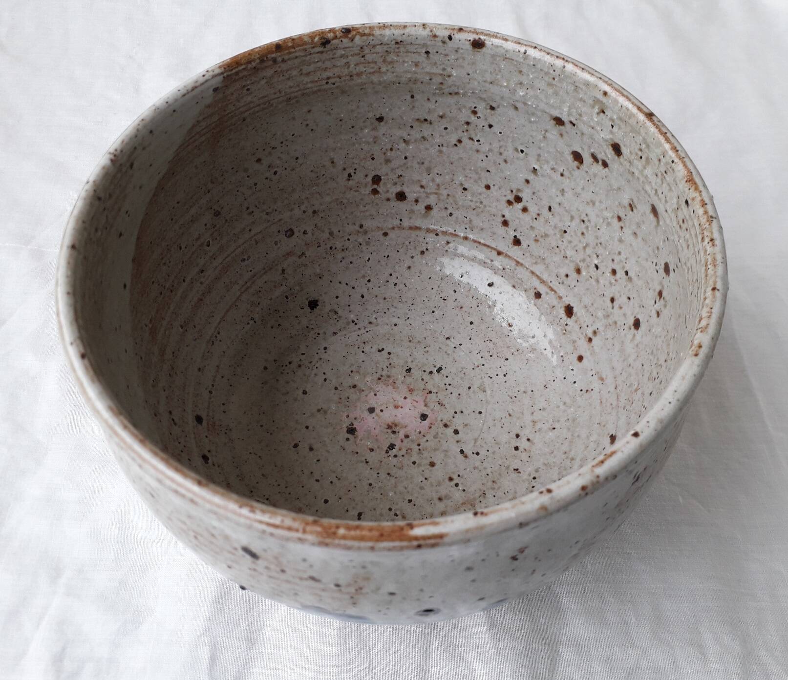 Stoneware salad bowl