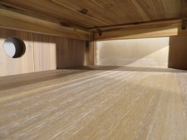 Meuble TV en bois massif contemporain, 2 tiroirs, 2 rangements.