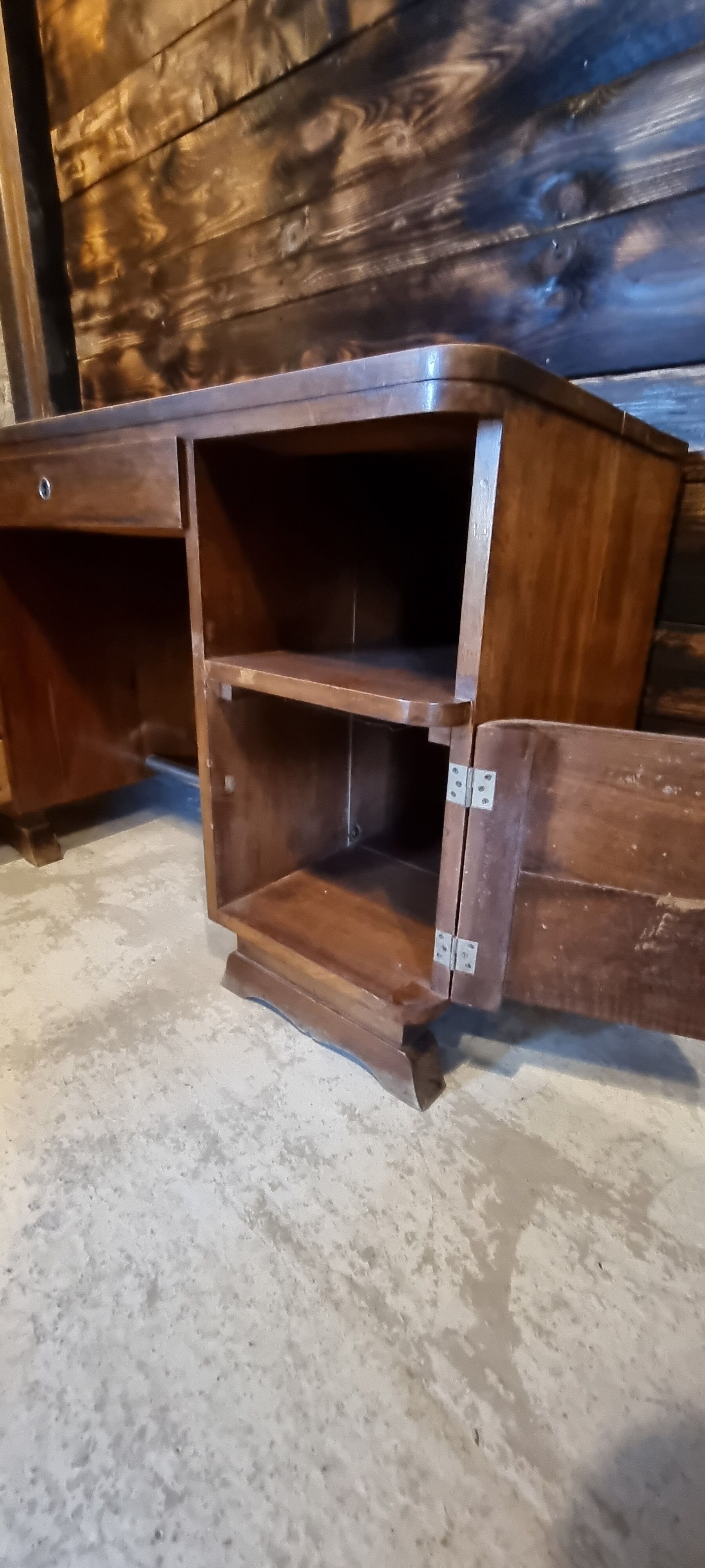 Glass tray desk