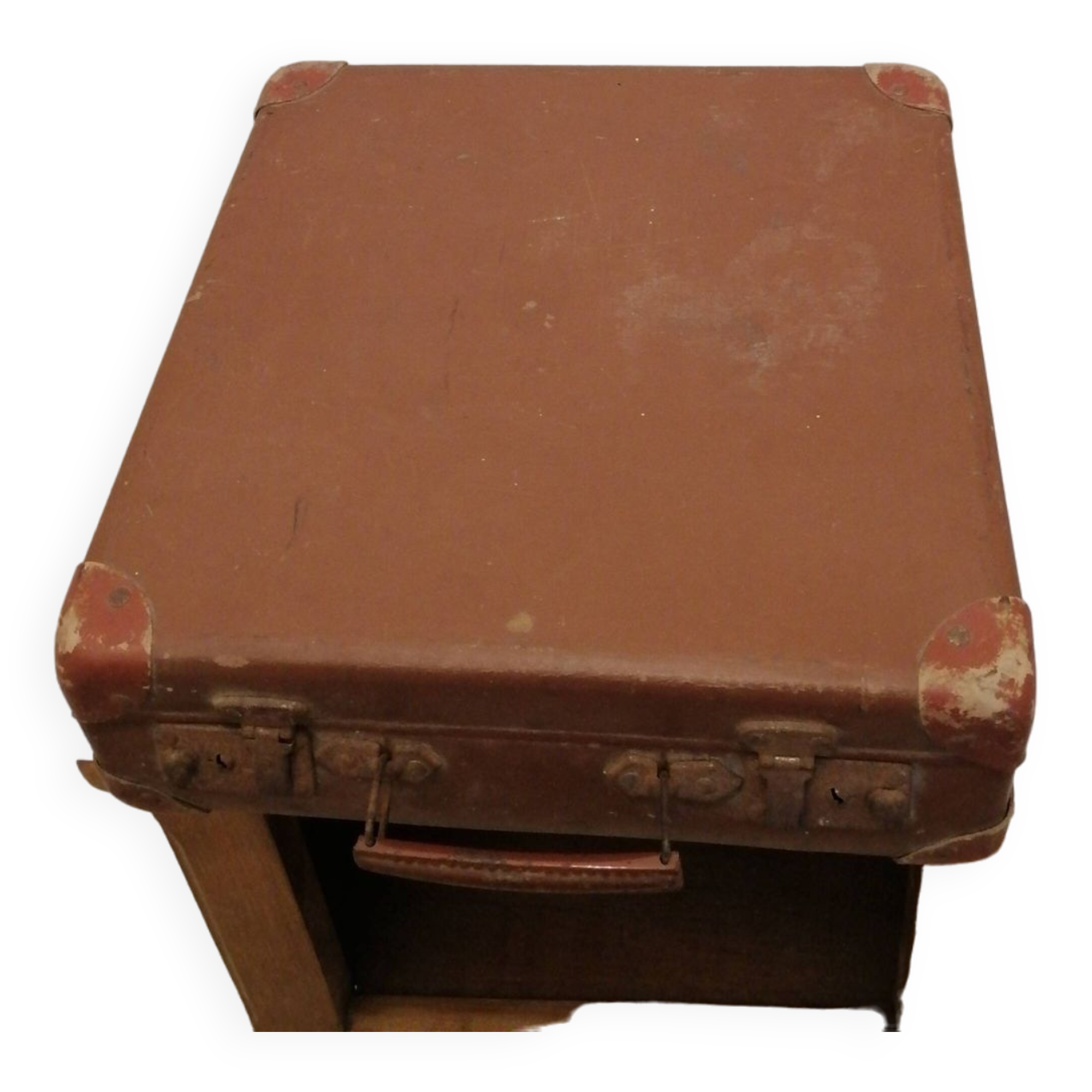 Small old suitcase to revamp