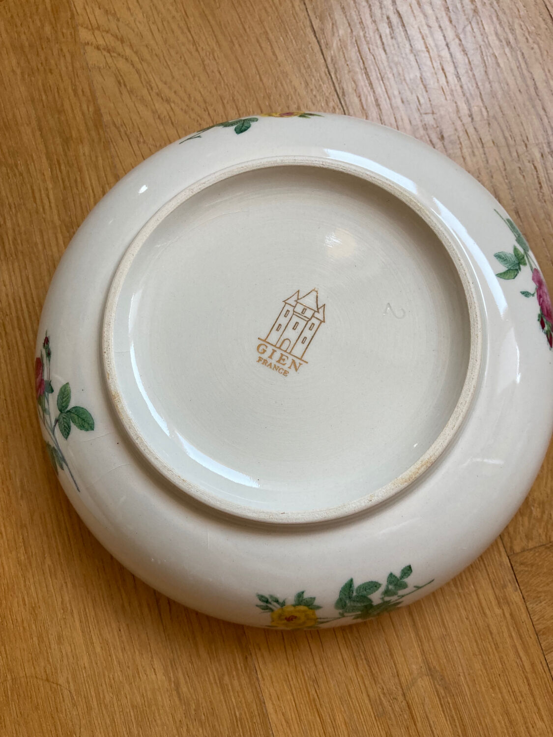 Bonbonnière / Gien earthenware box with pink motif