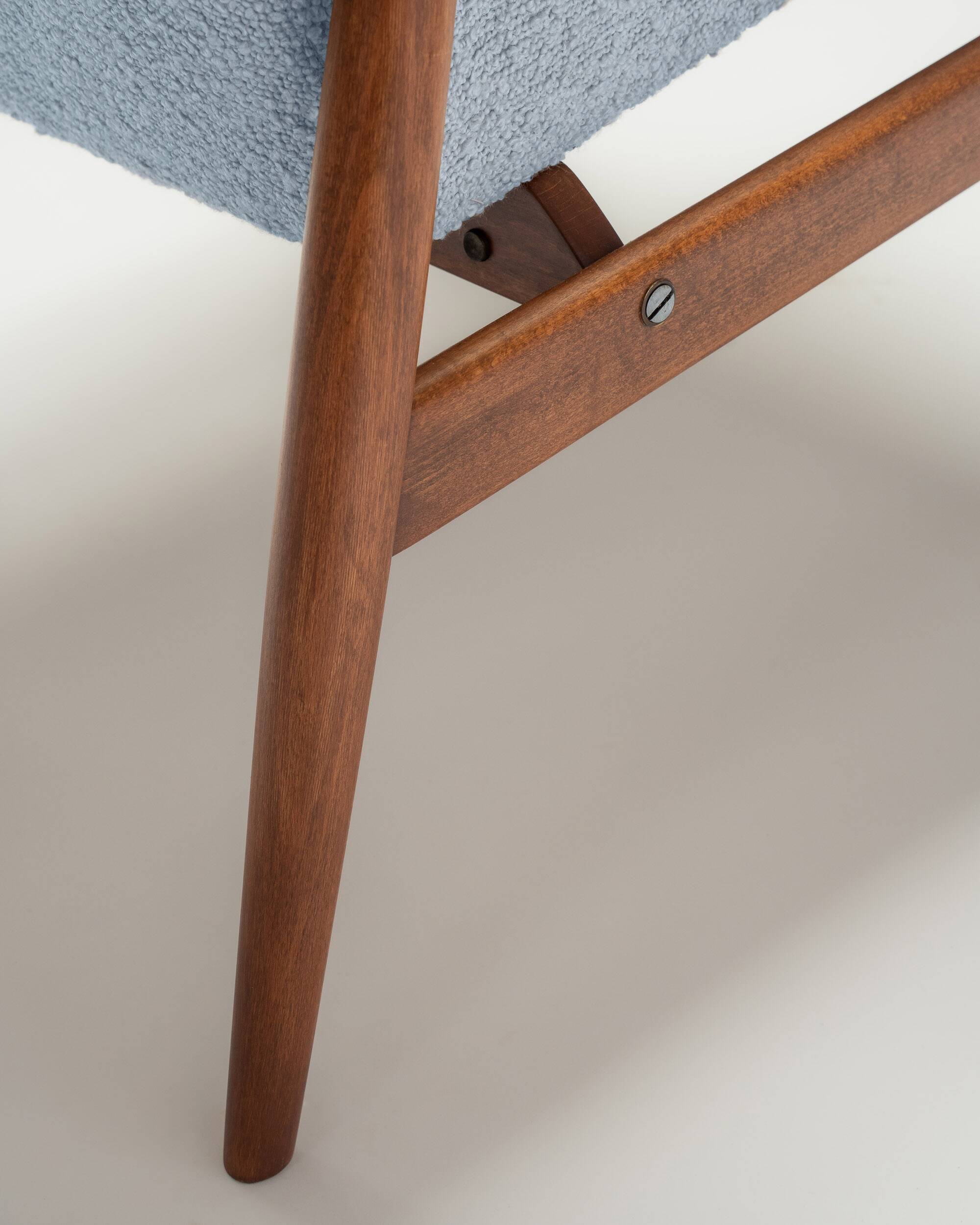 Fauteuil Lisek Mid-Century – Original vintage des années 1960 restauré par Henryk Lis