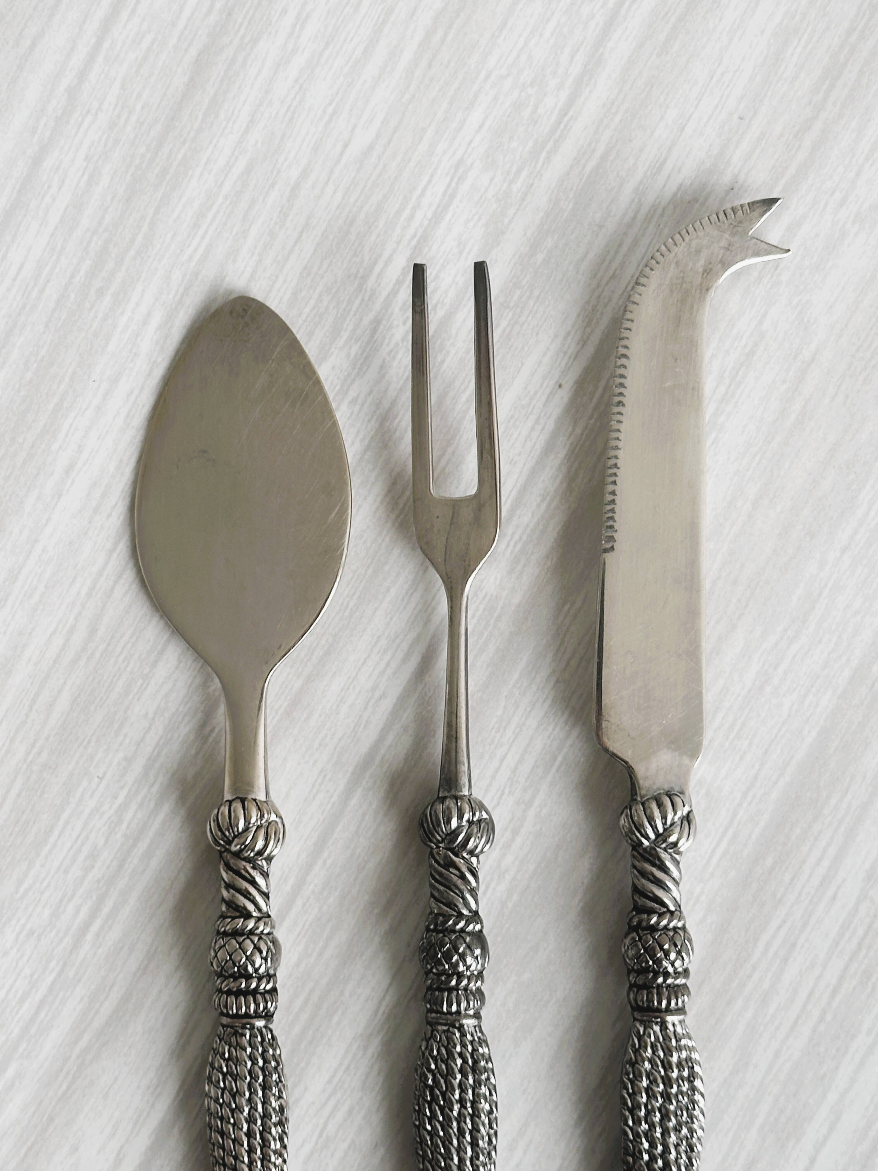 Set de 3 couverts à fromage en métal argenté