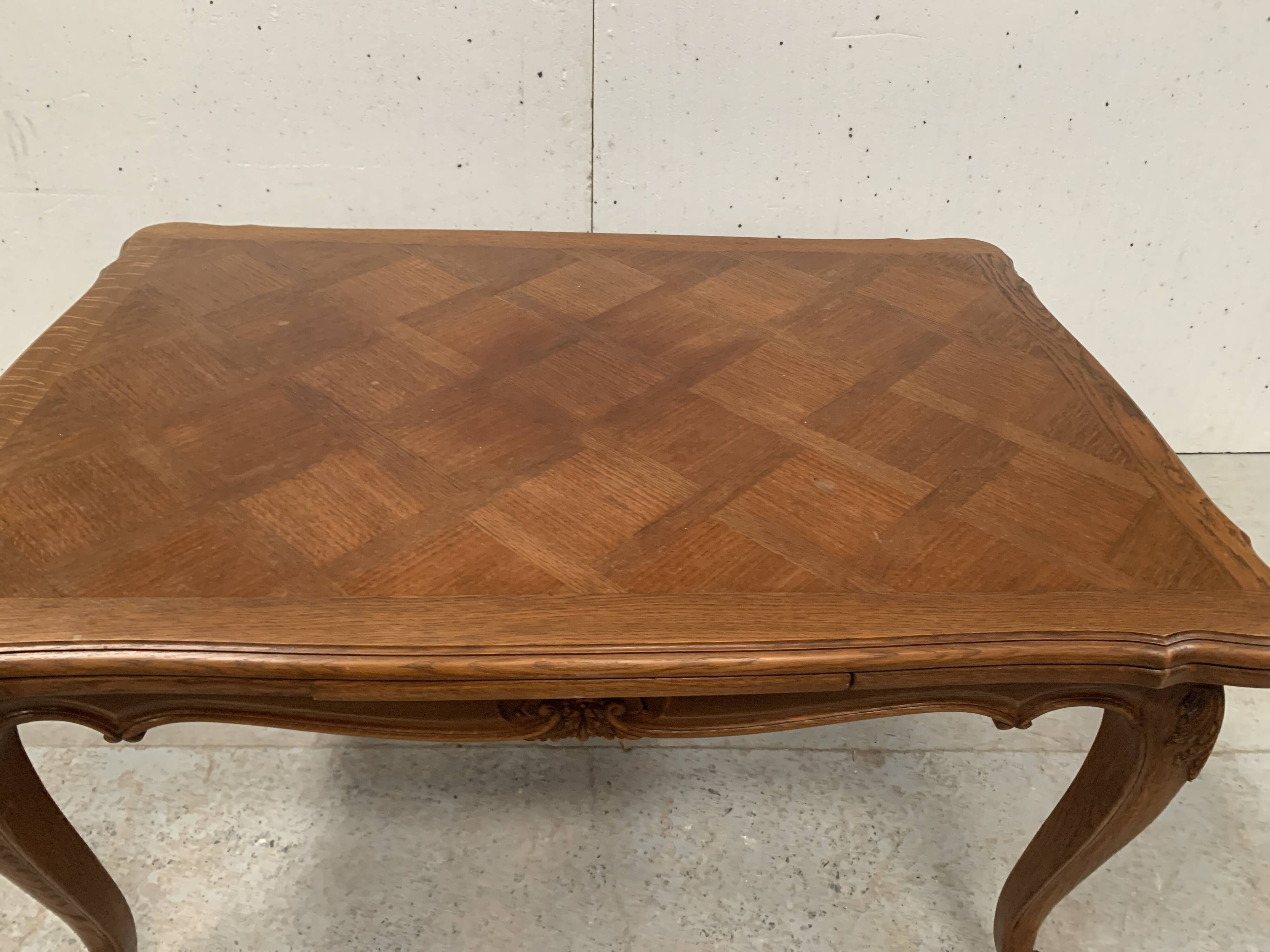 Louis XV style table in solid oak, 20th century