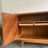 Sideboard with compass feet