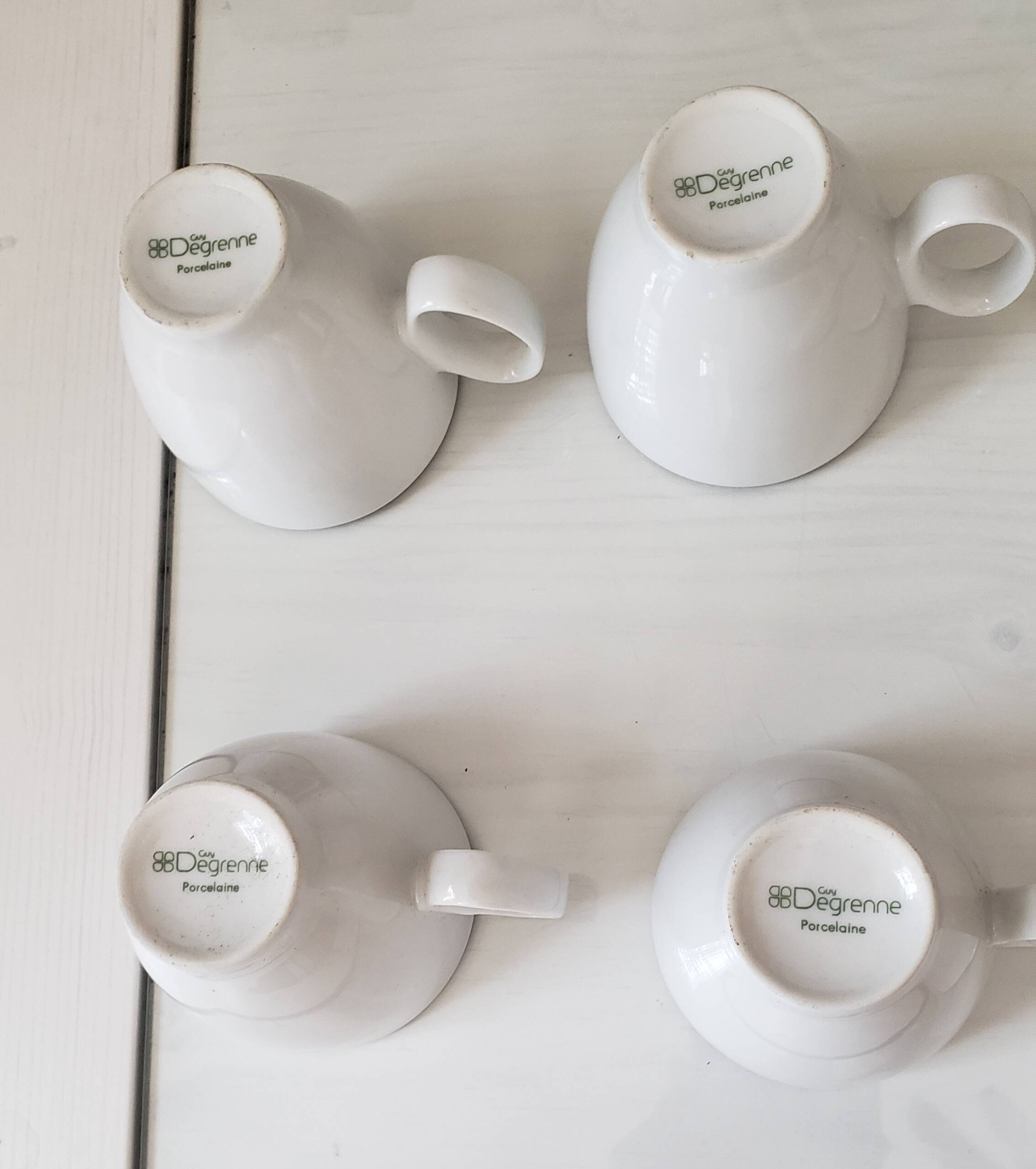 Guy degrenne - 4 cups and 4 porcelain saucers