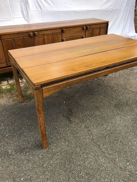 Scandinavian table with extensions