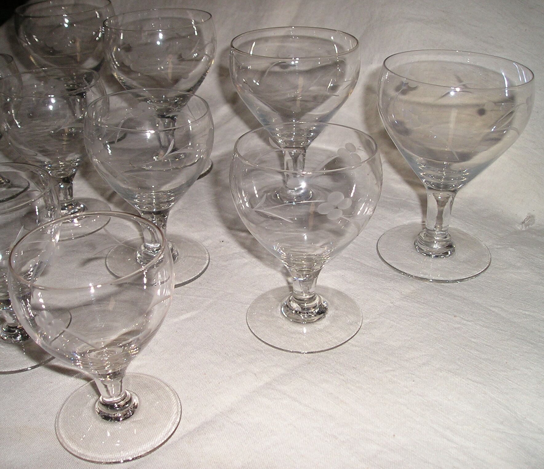 Set of 12 stemware chiseled flowers vintage 60-70 years