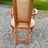 Chattering armchair