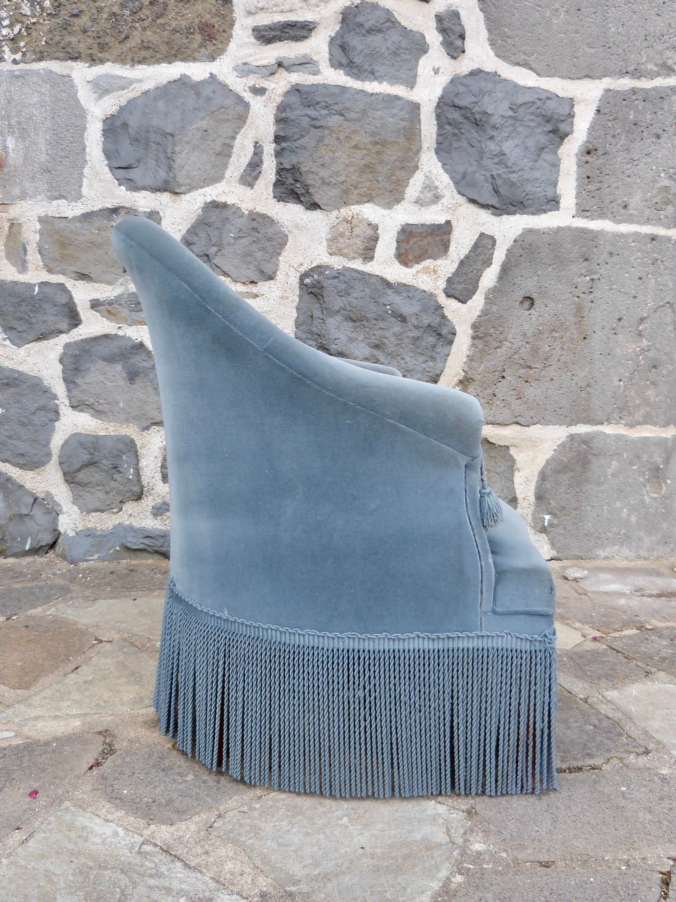 Blue velvet toad armchair
