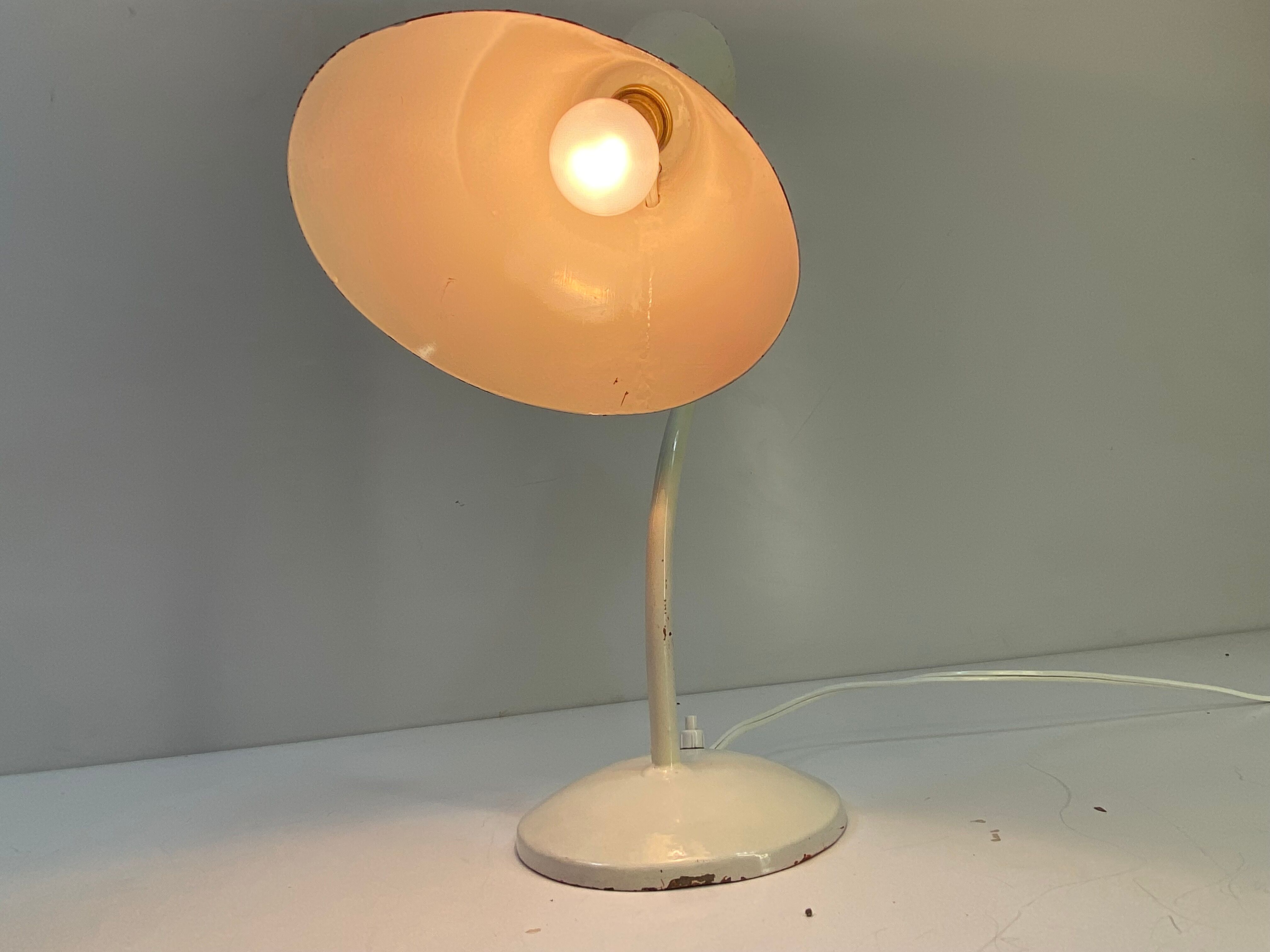 Lampe a poser cocotte bauhaus 1950