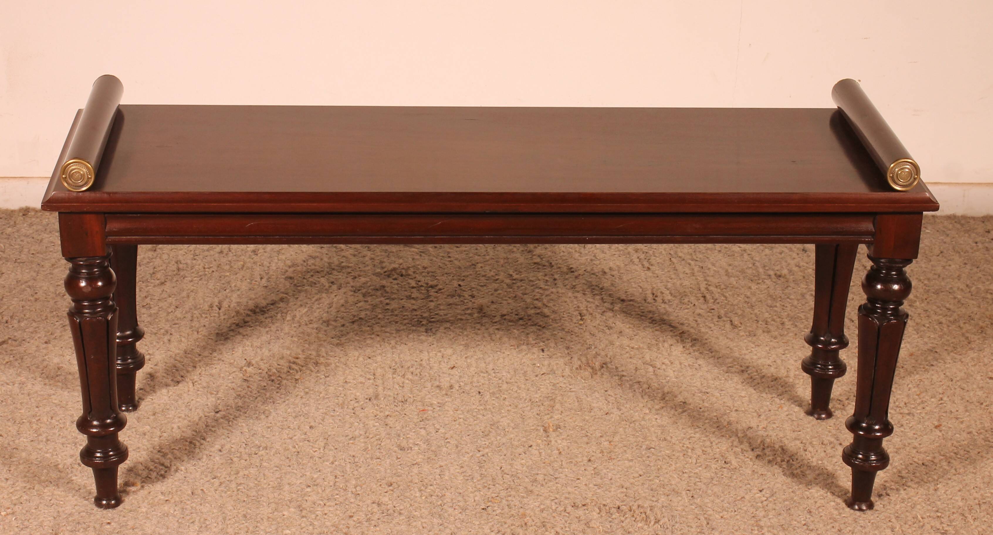 Regency period mahogany hall bench from the early 19th century.