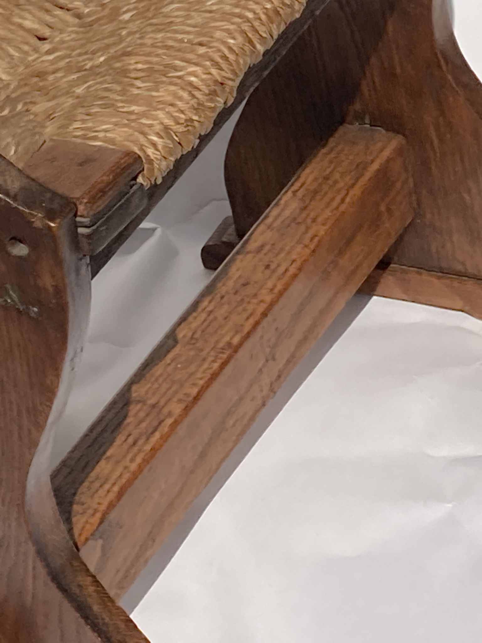 Tabouret en osier monastry antique ou hocker
