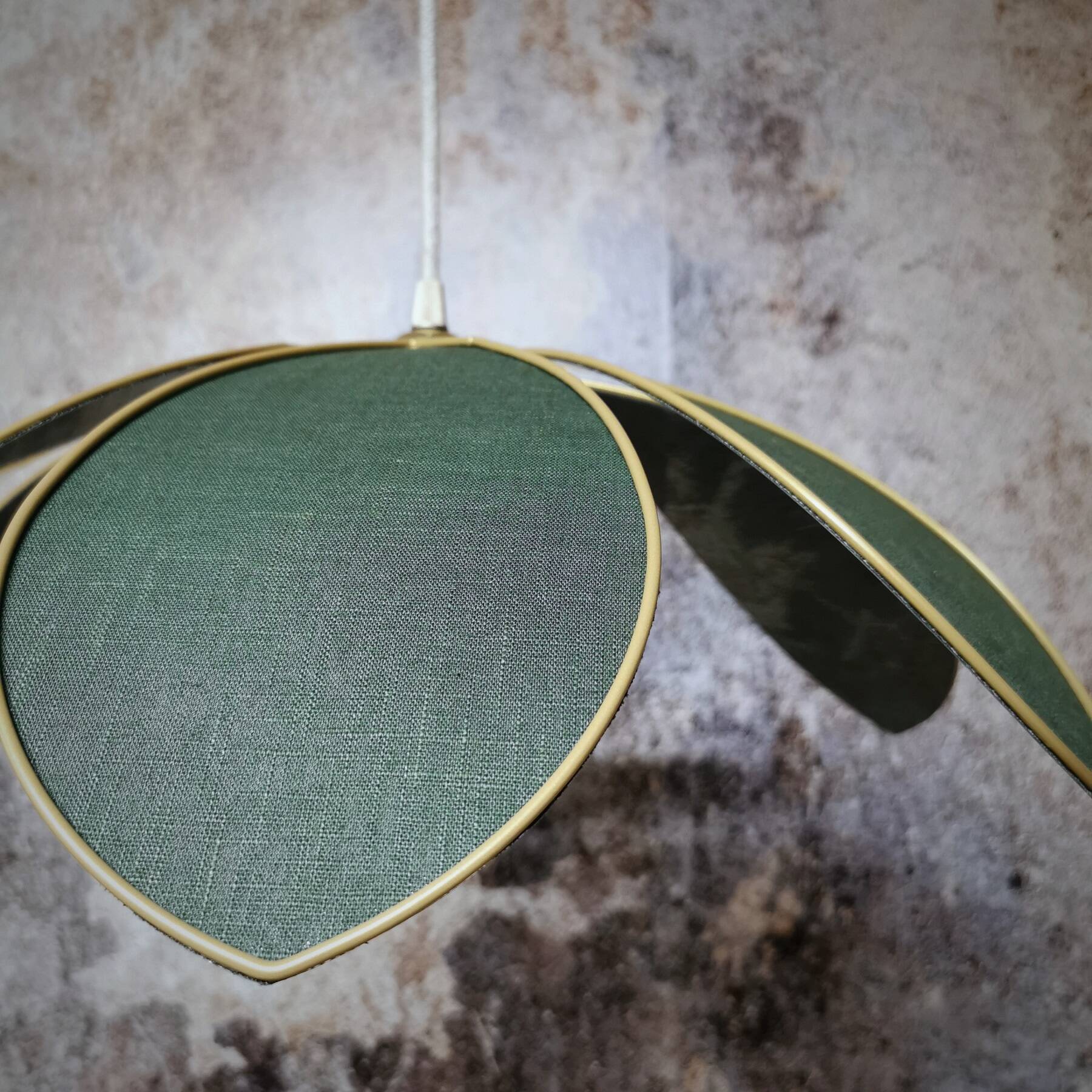 Flower suspension metal structure 6 petals in fir green linen
