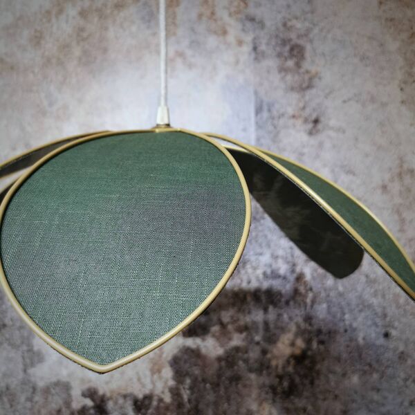 Suspension fleur structure métal 6 pétales en lin vert sapin