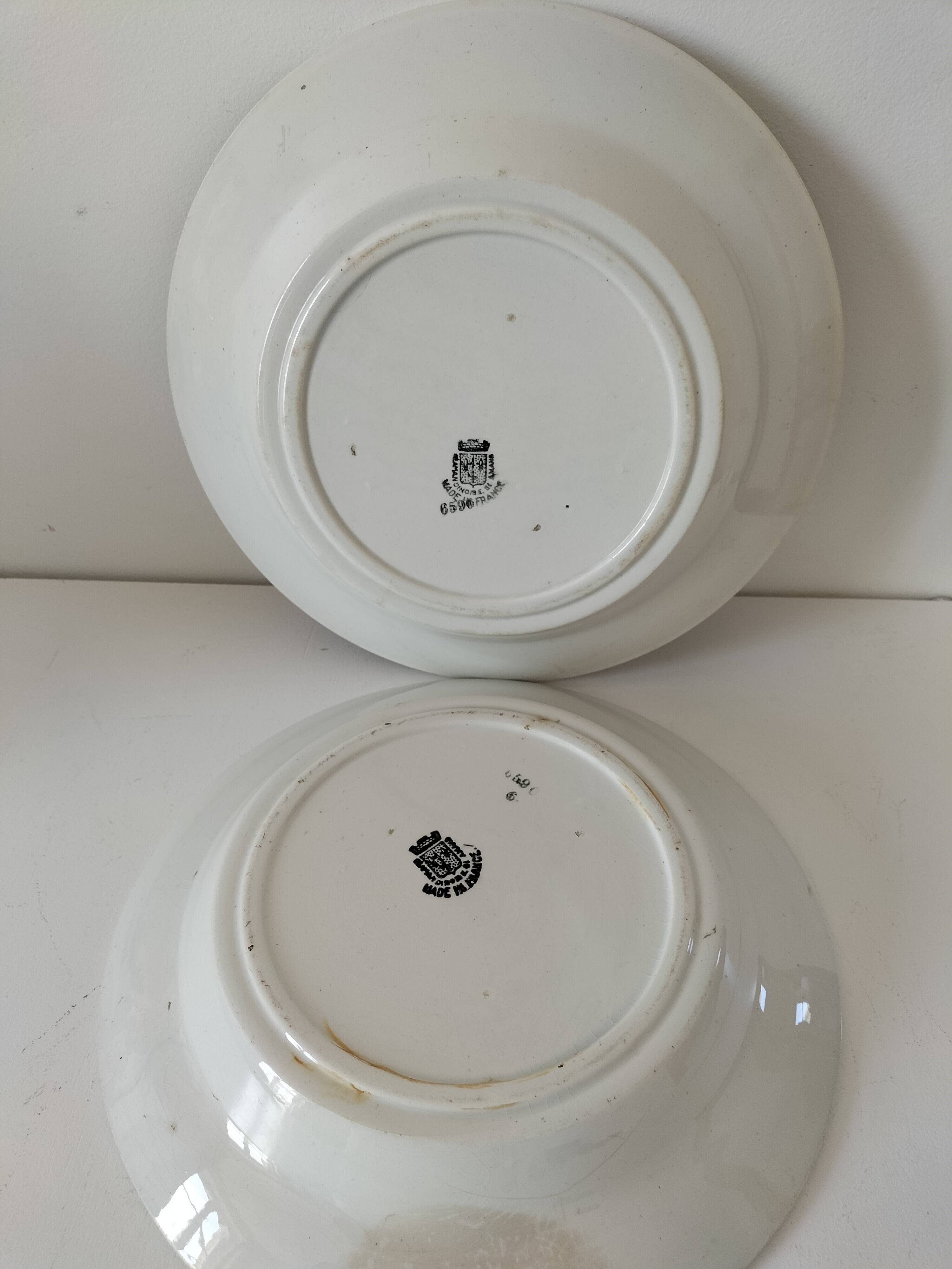 Pair of Saint Amandinoise deep dishes from the 50s