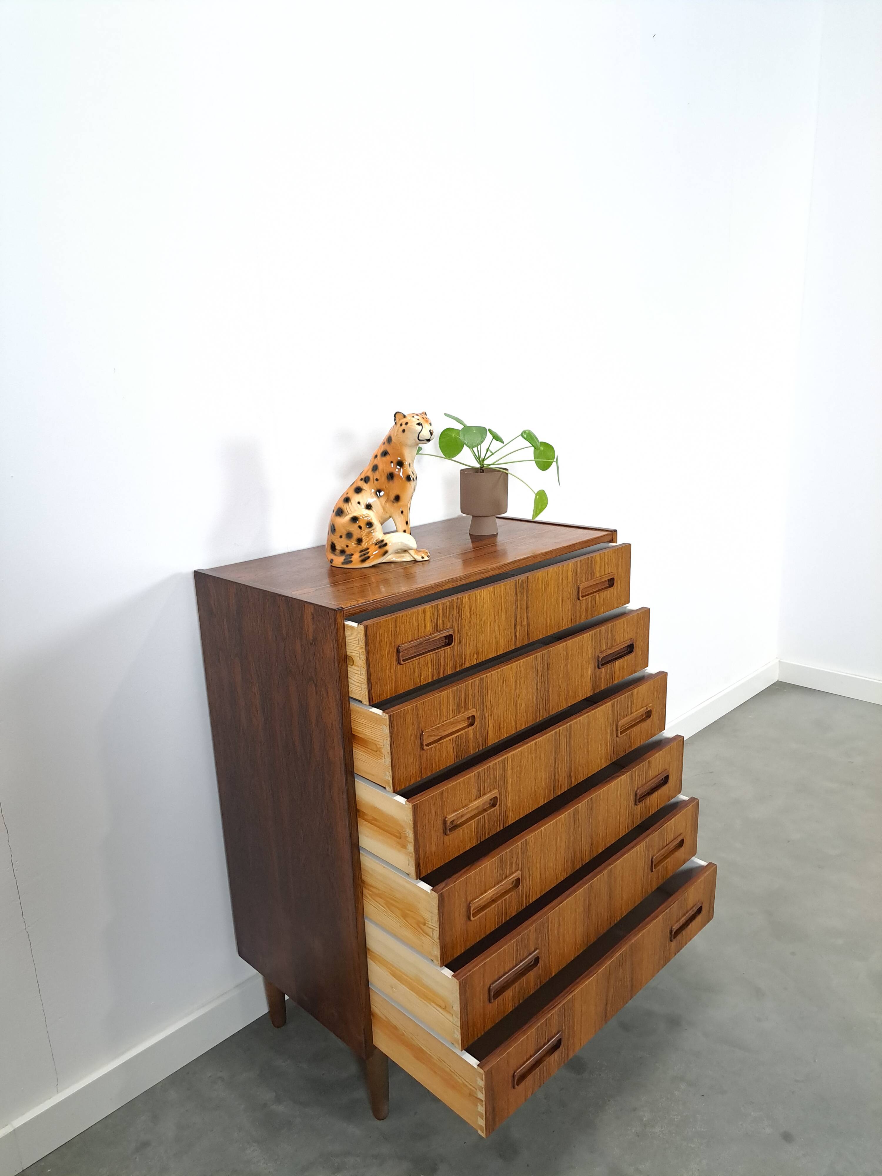 Mid-Century Deens Westergaards, Silkeborg palissander ladekast 6 lades