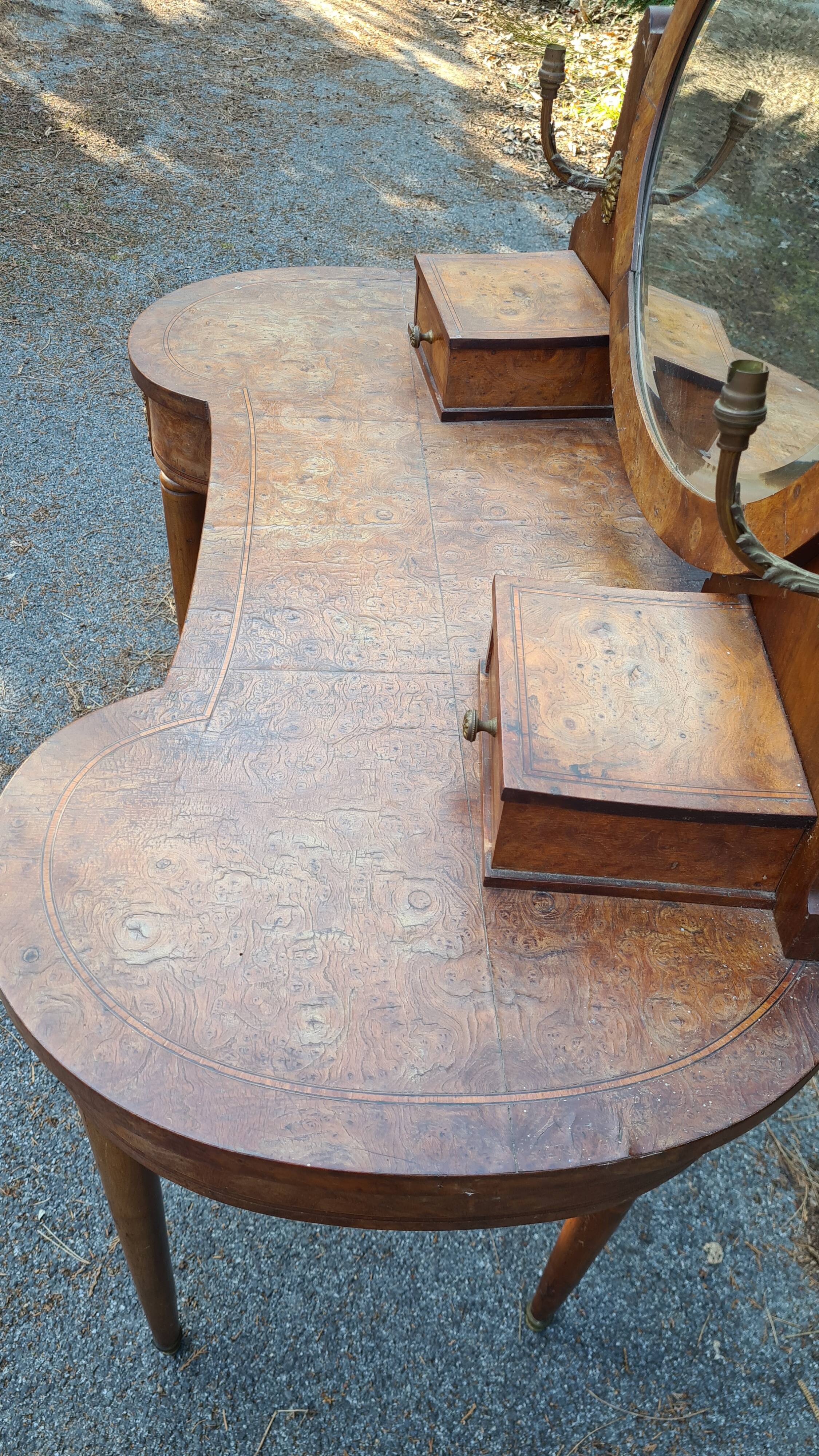 Louis XVI style kidney dressing table in veneer wood and bramble veneer