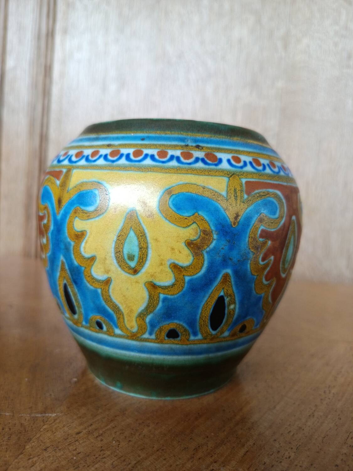 Emmy Gouda glazed ceramic vase