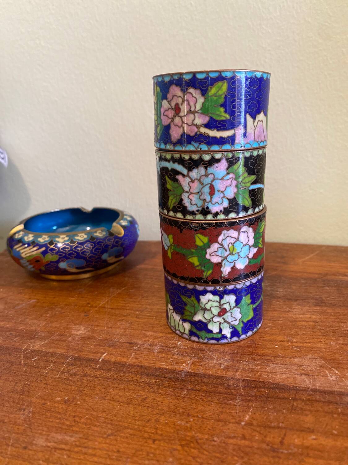 Decorated napkin rings