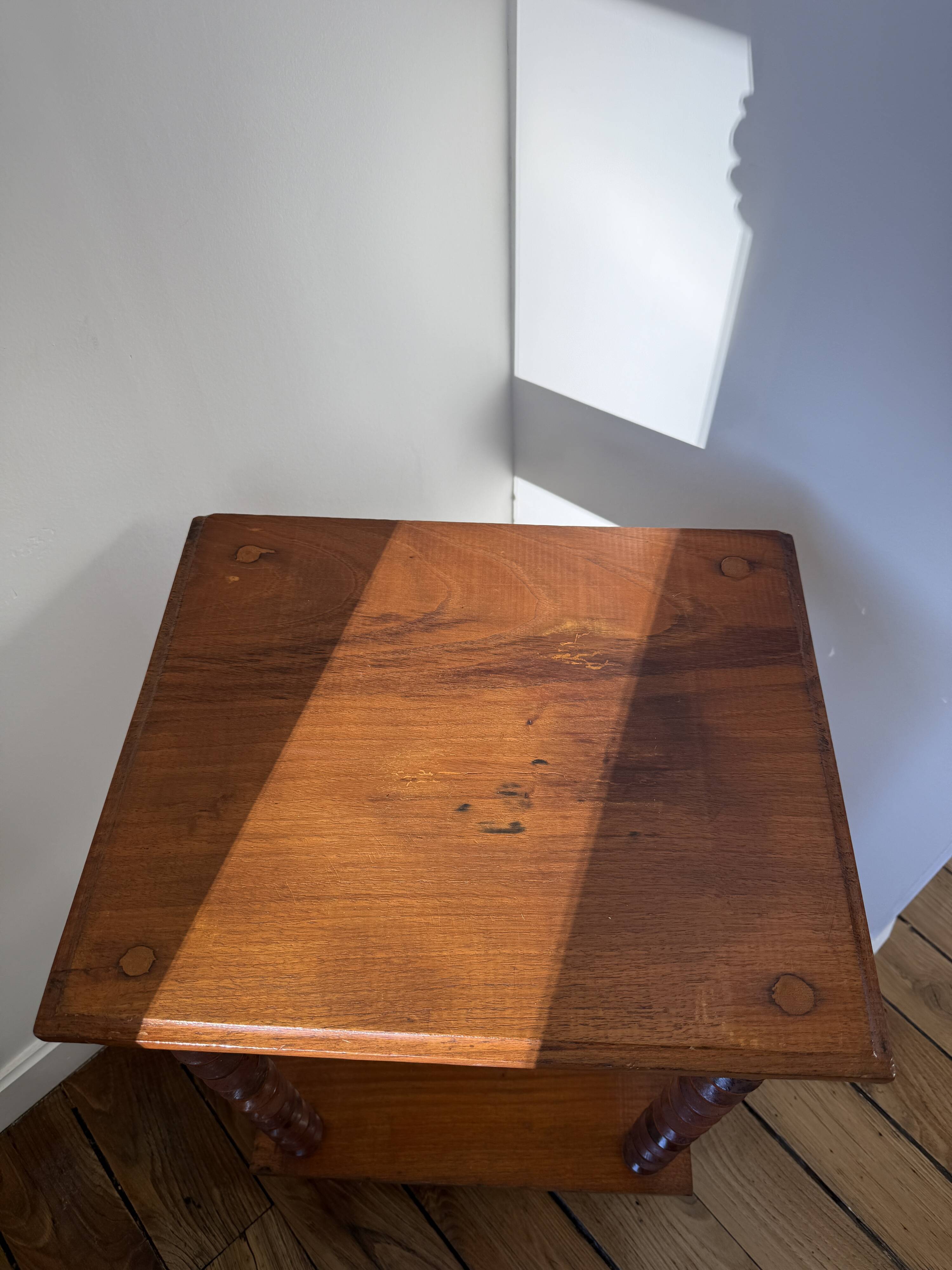 Side table / wooden pedestal Art Deco shelf spools from the 1950s
