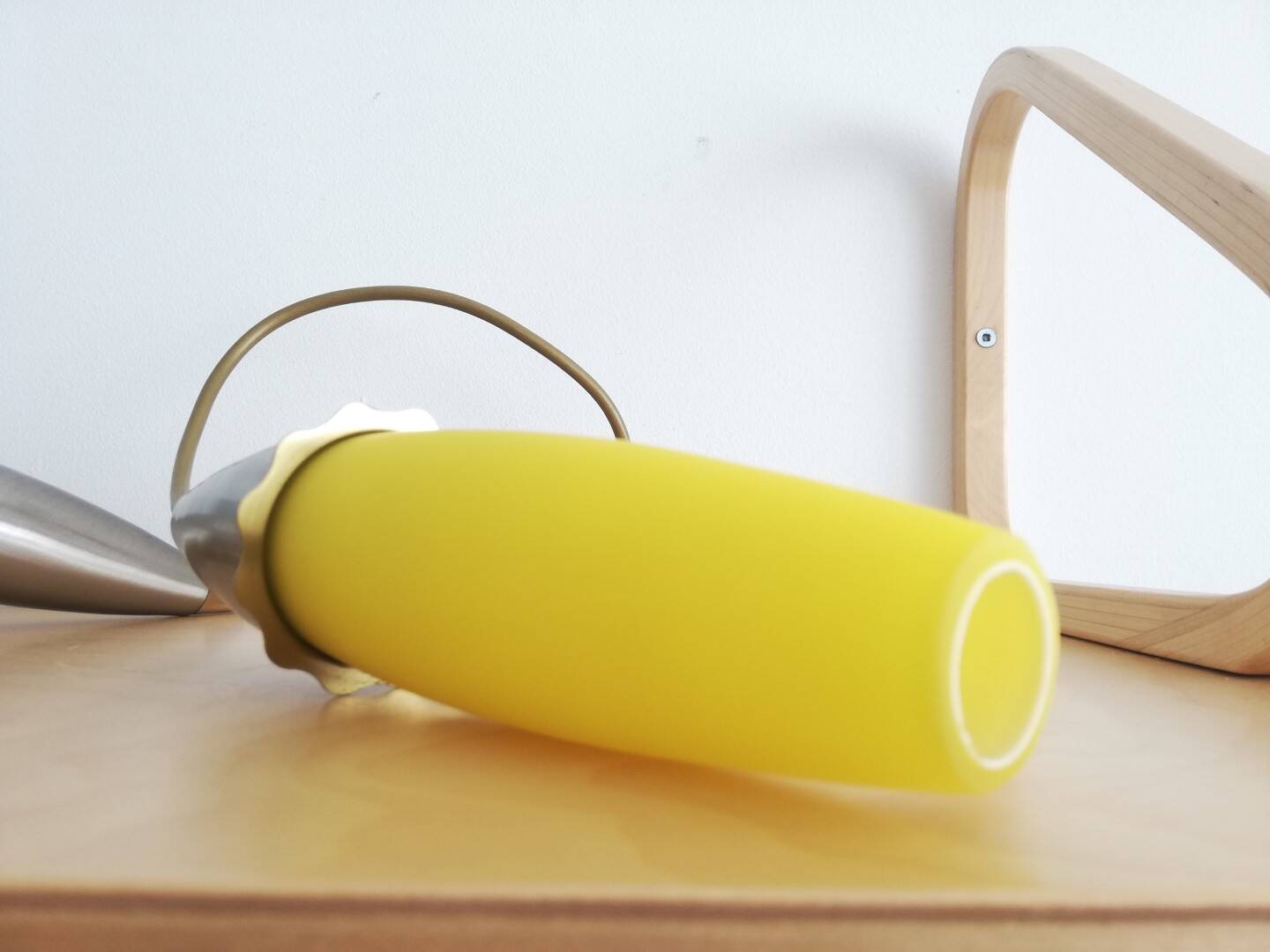 Yellow glass hanging lamp