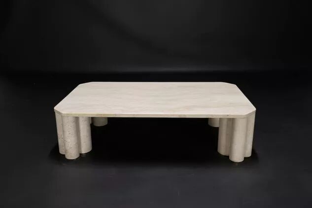 Table basse en travertin de l'éditeur italien Up&Up.
