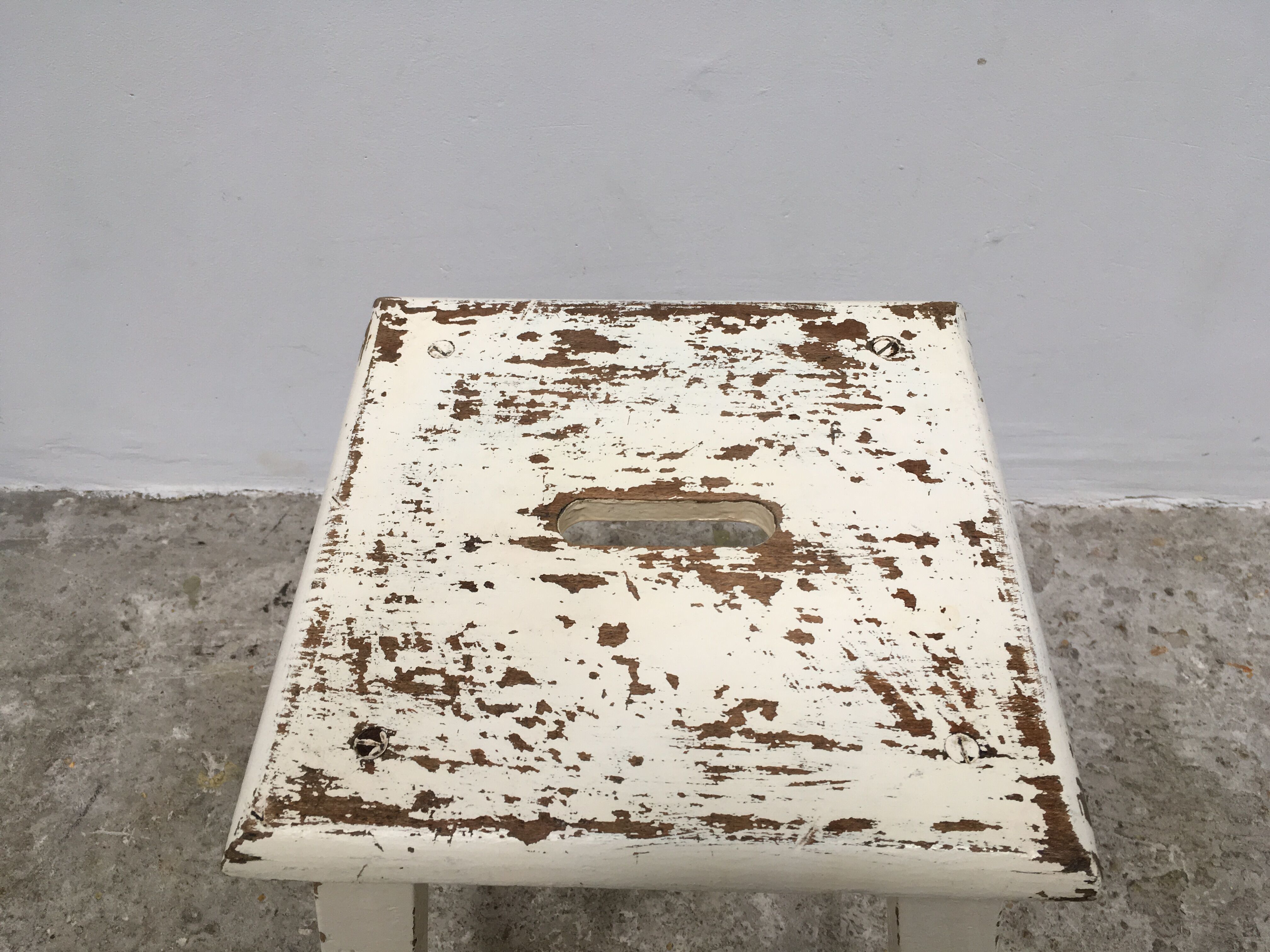 Stool white patina on wrist