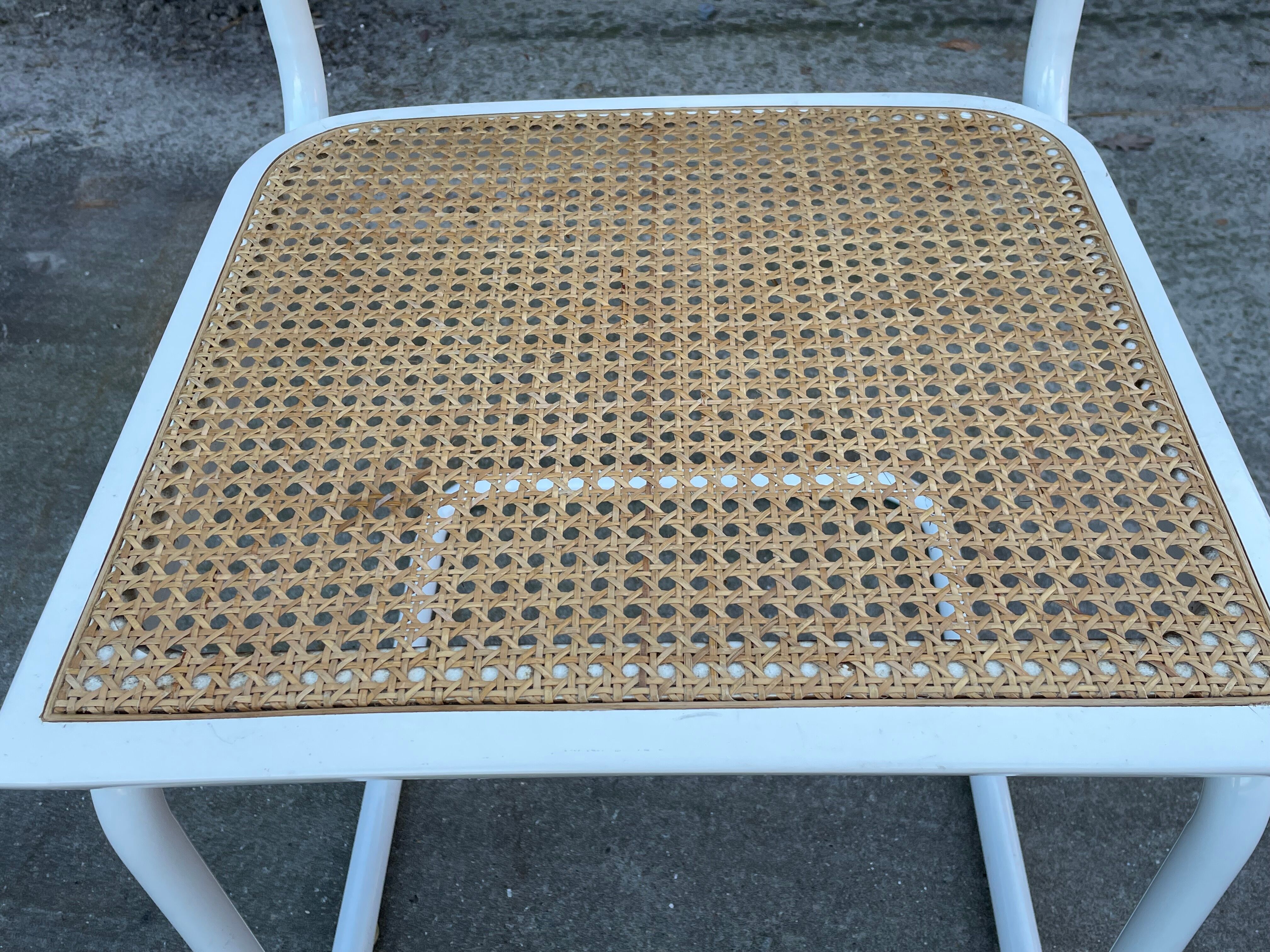 Set of 4 Cesca b32 model chairs in white