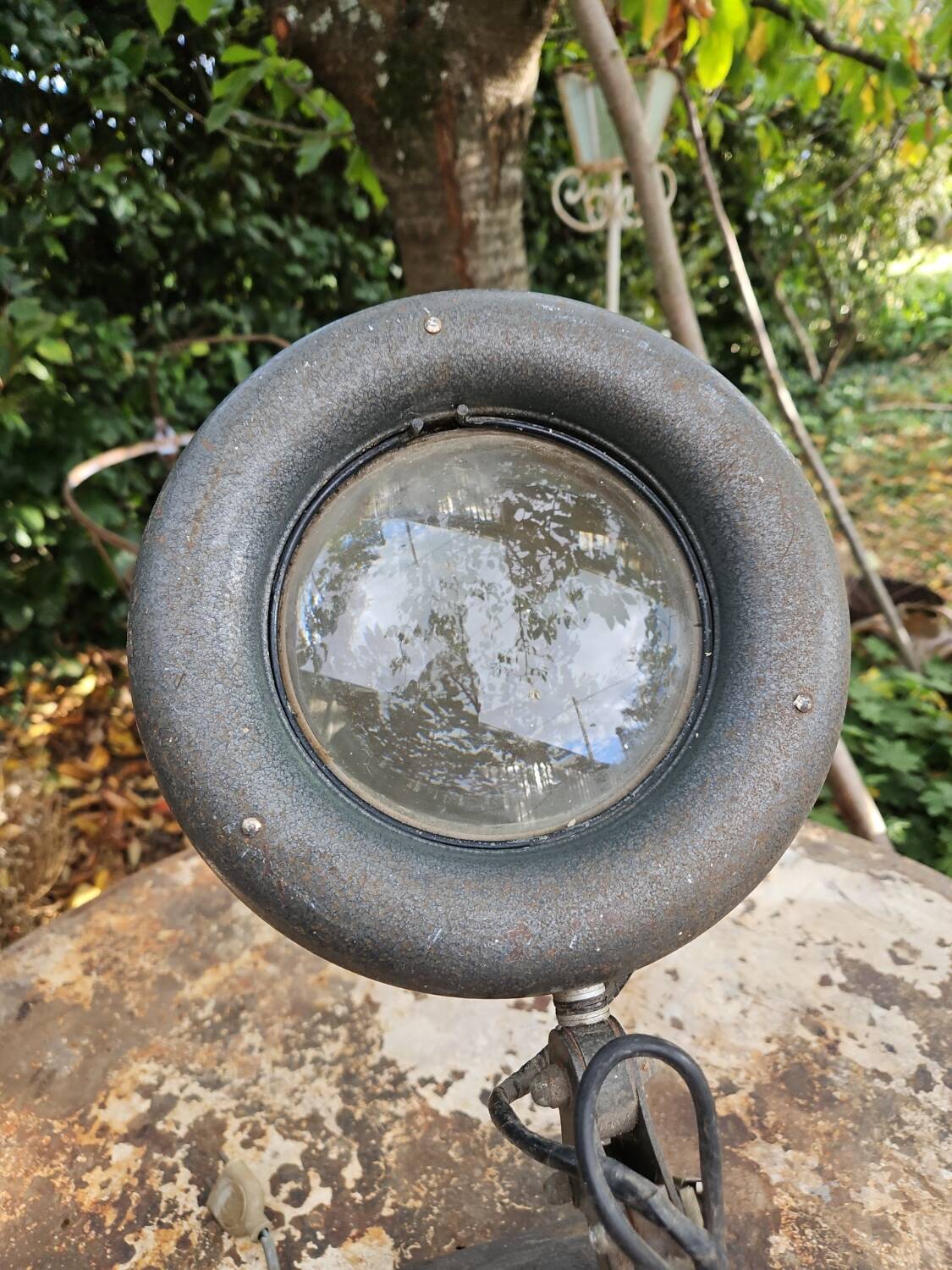 J.TOULEMONDE industrial design workshop magnifying lamp