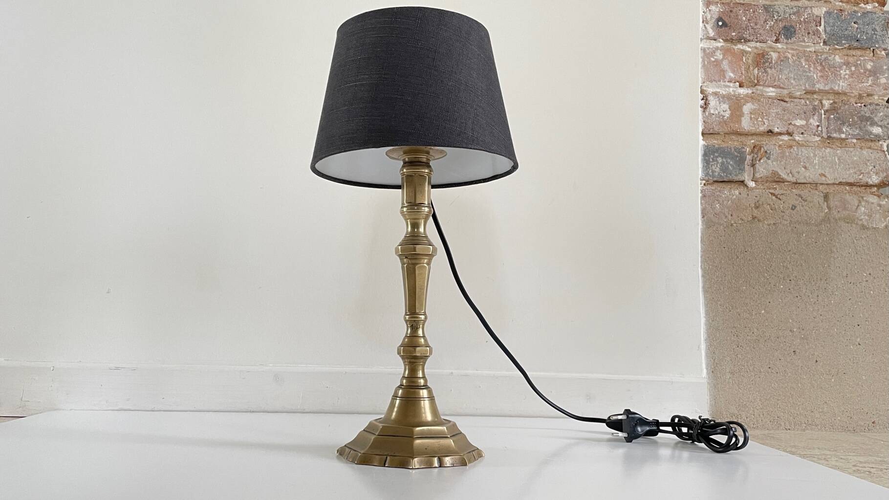 Lampe chic laiton massif et tissu vintage