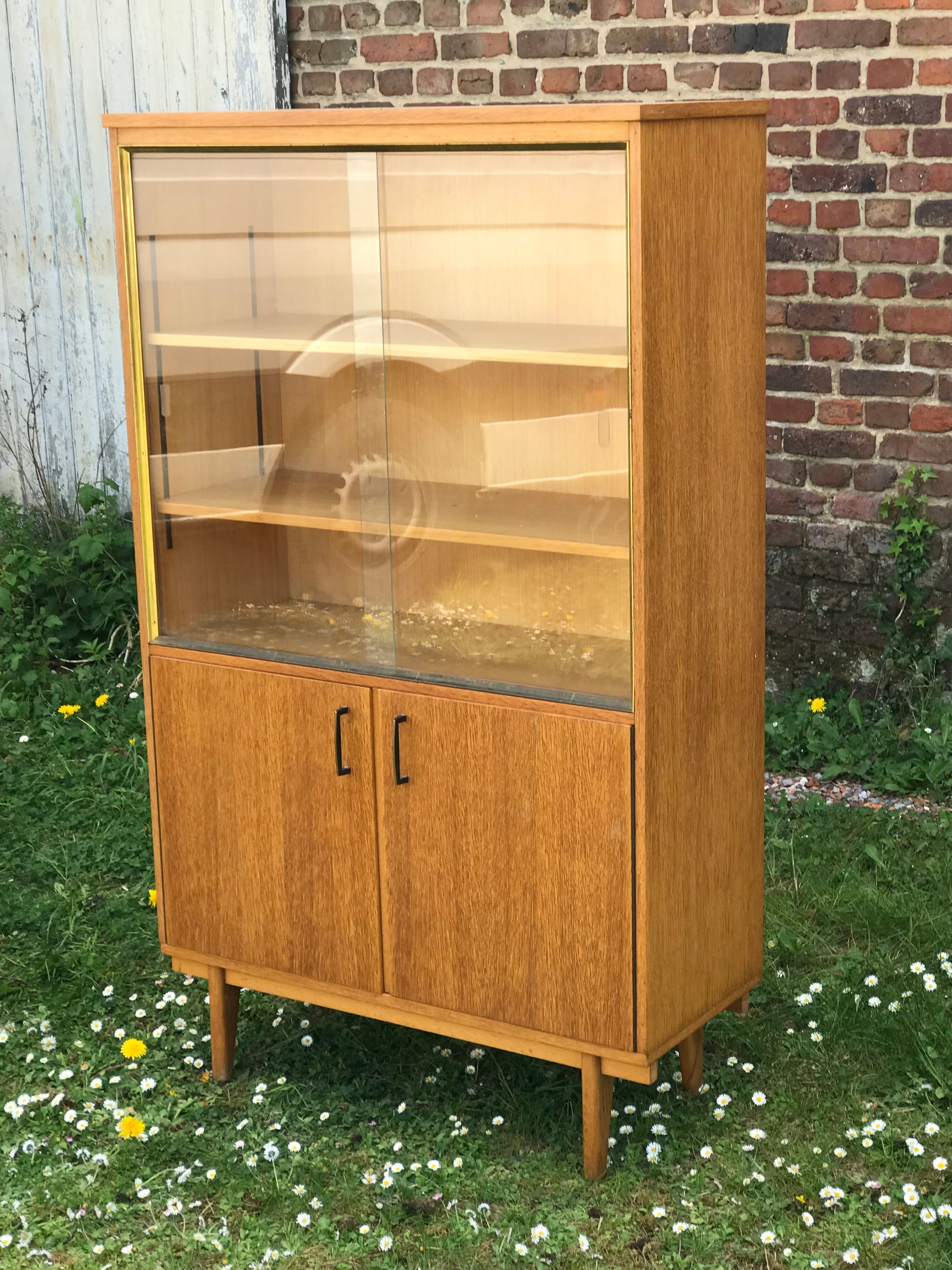 Vintage showcase compass feet