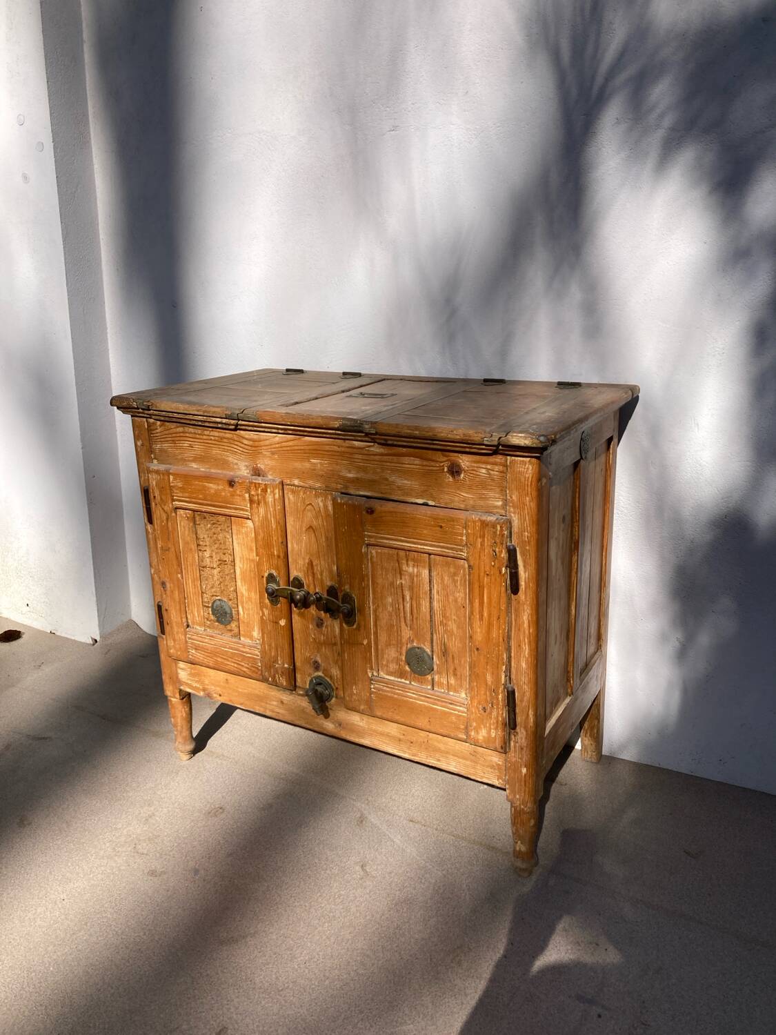 Old icebox from the 1920s