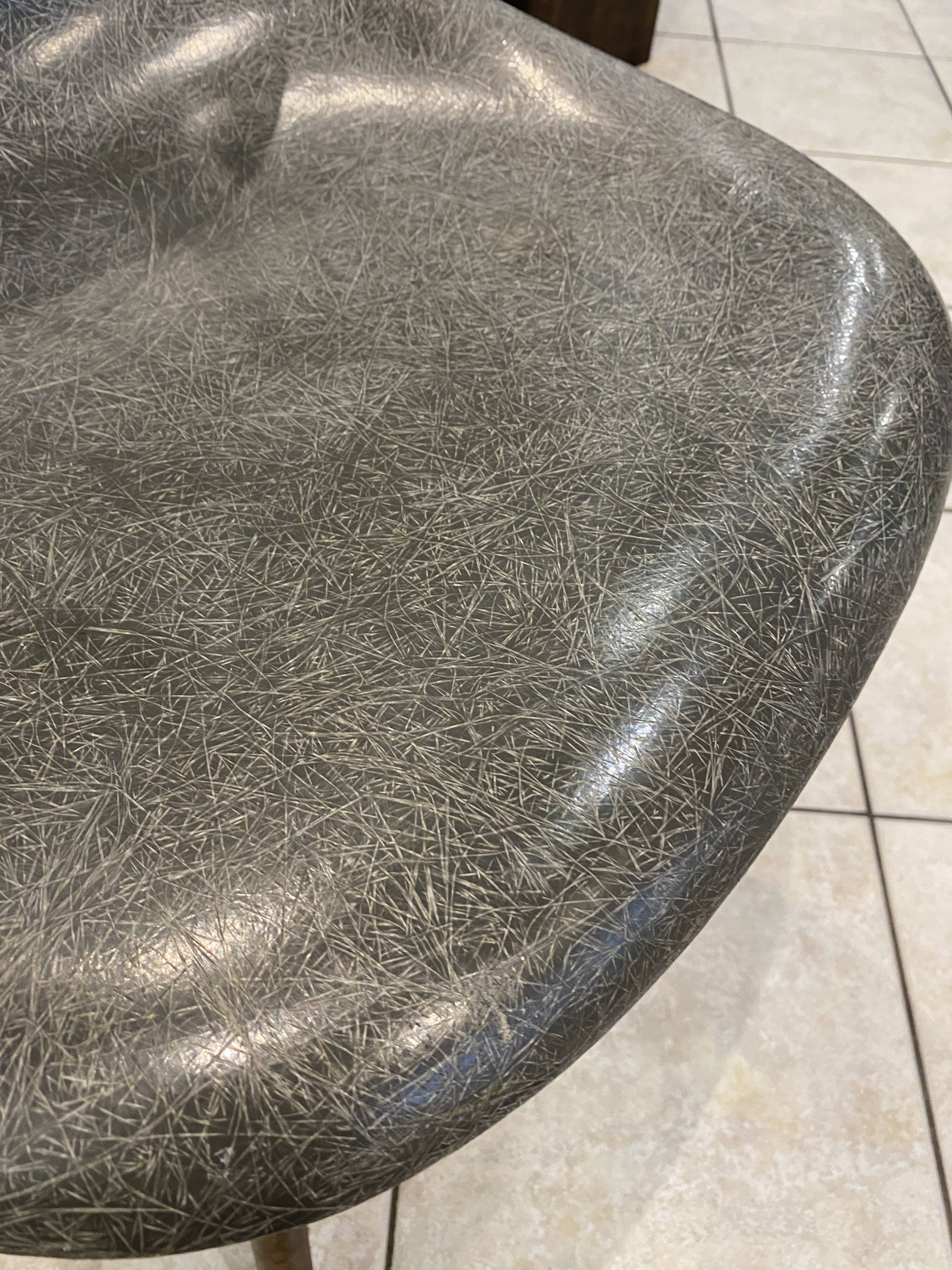 DSW chair elephant grey fibre, walnut dowel, Eames, Herman Miller, vintage.